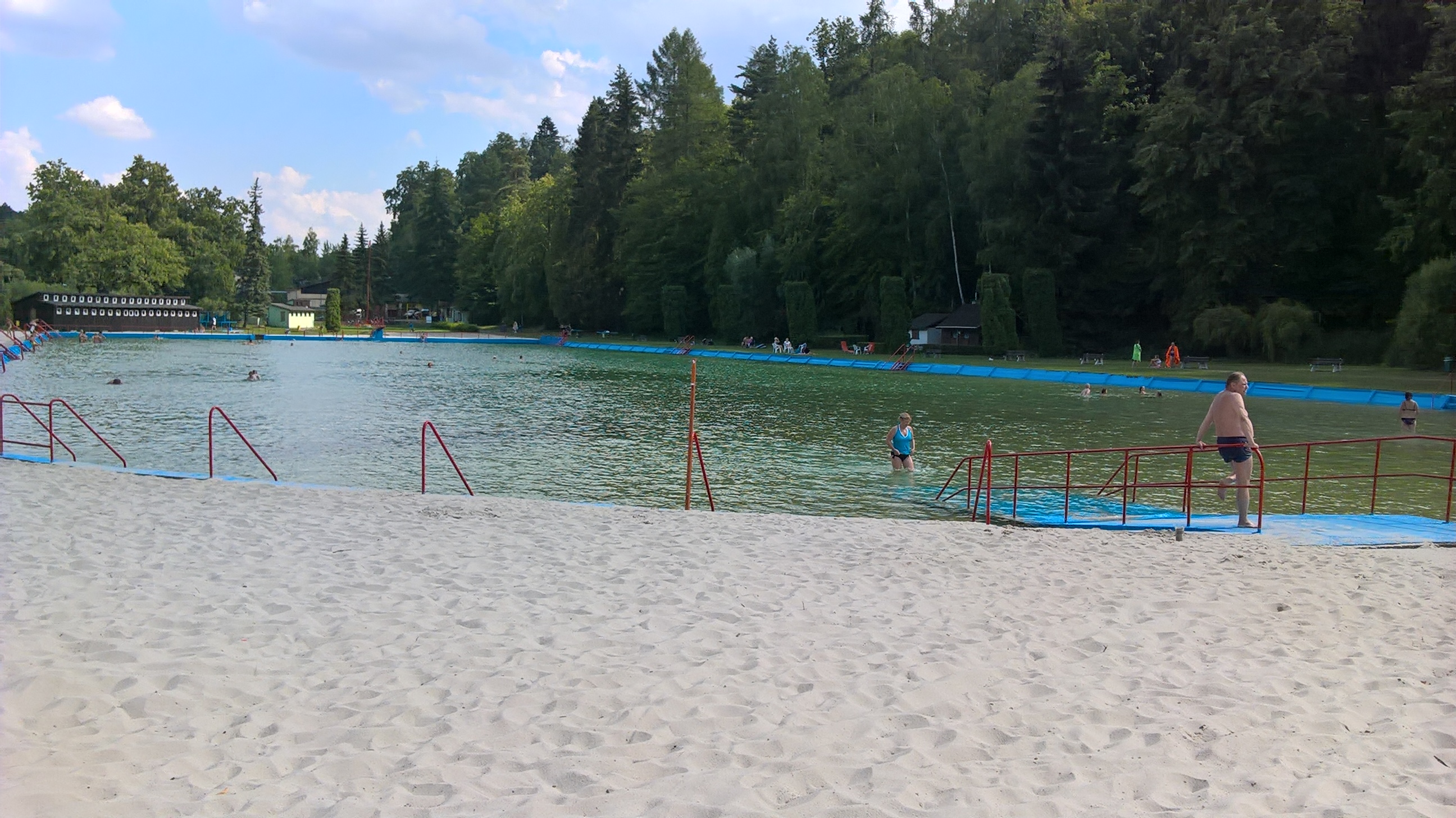 Město Bělá pod Bezdězem - městské koupaliště foto 4