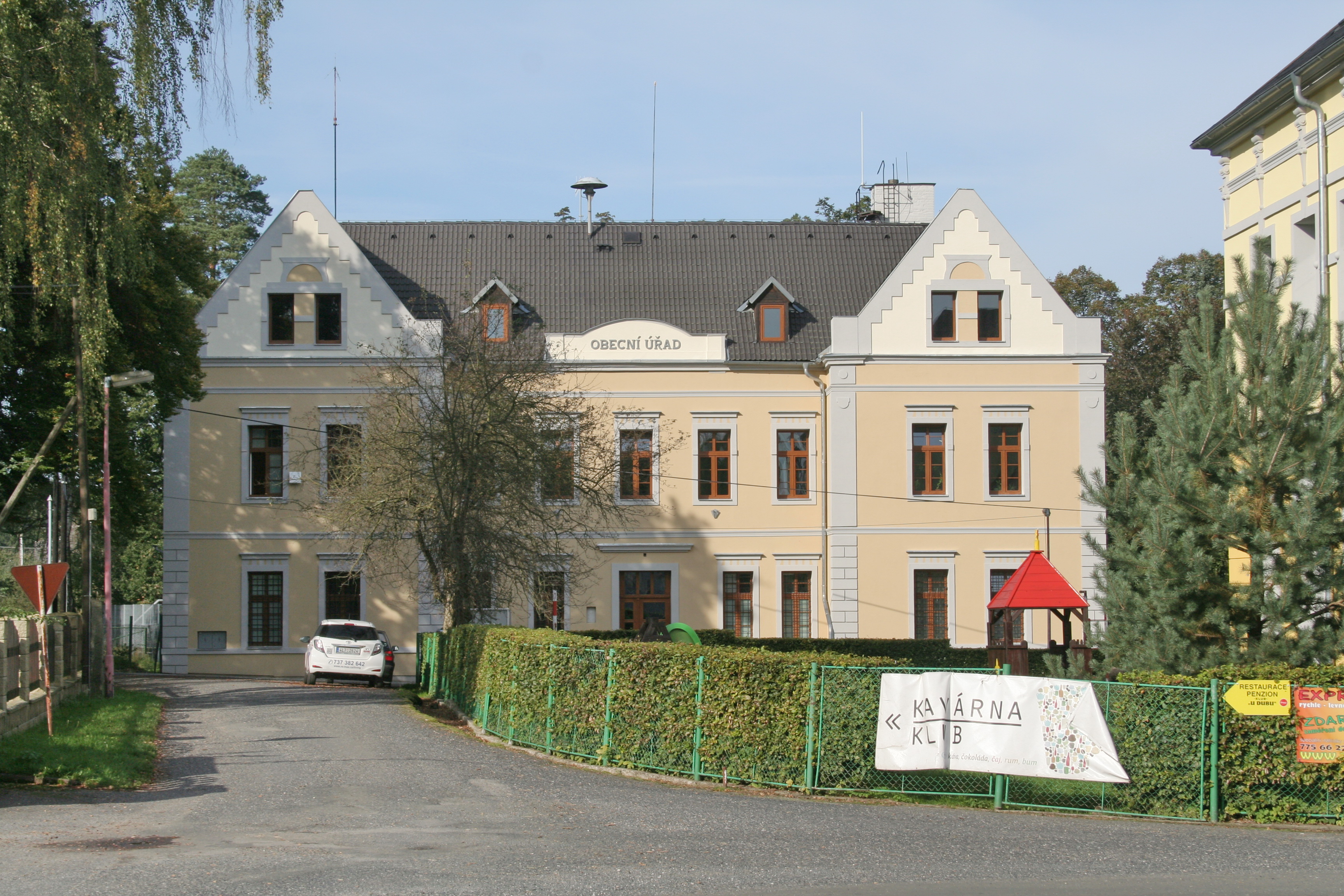 Jindřichovice pod Smrkem - obecní úřad foto 2