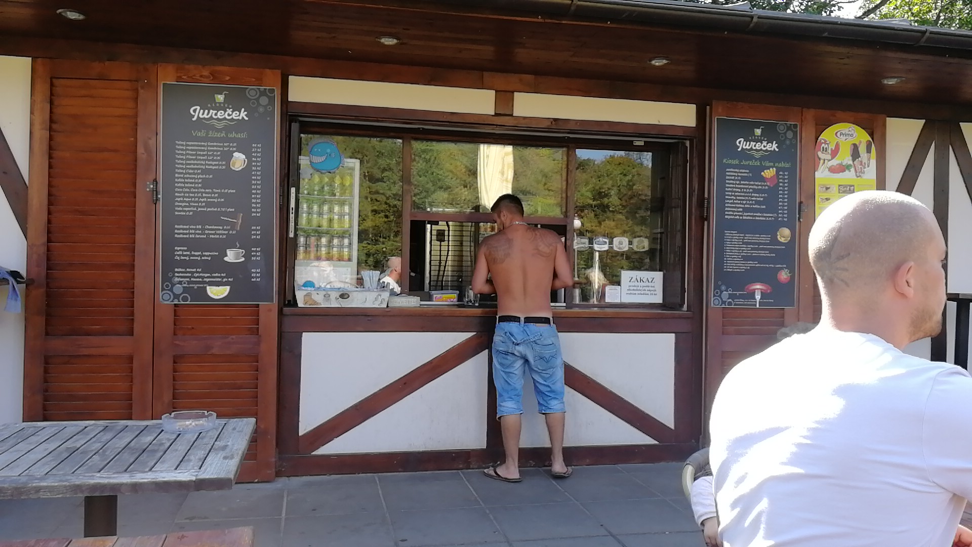 Kiosek na koupališti Jureček