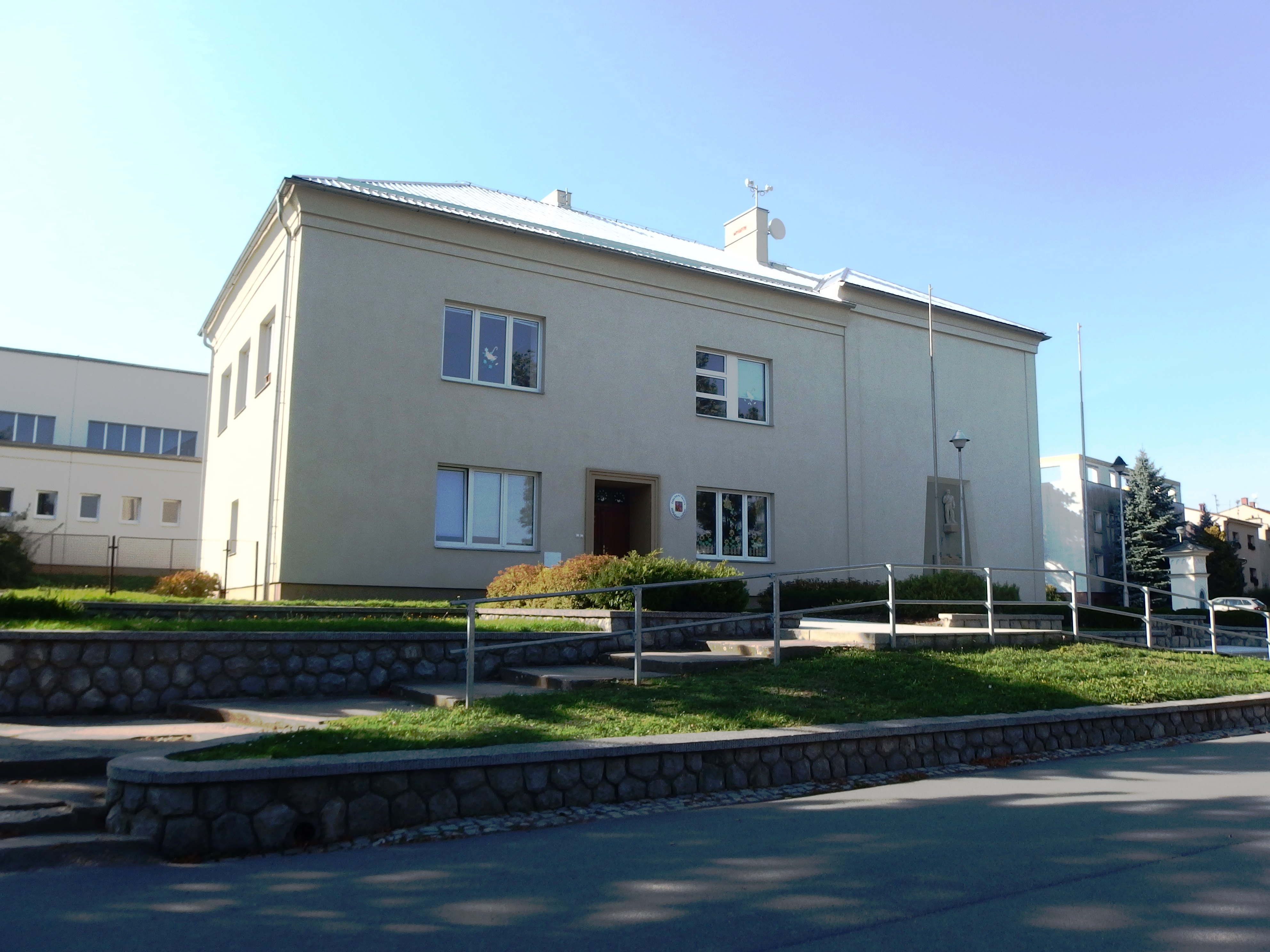 ZŠ Kožušany - Tážaly