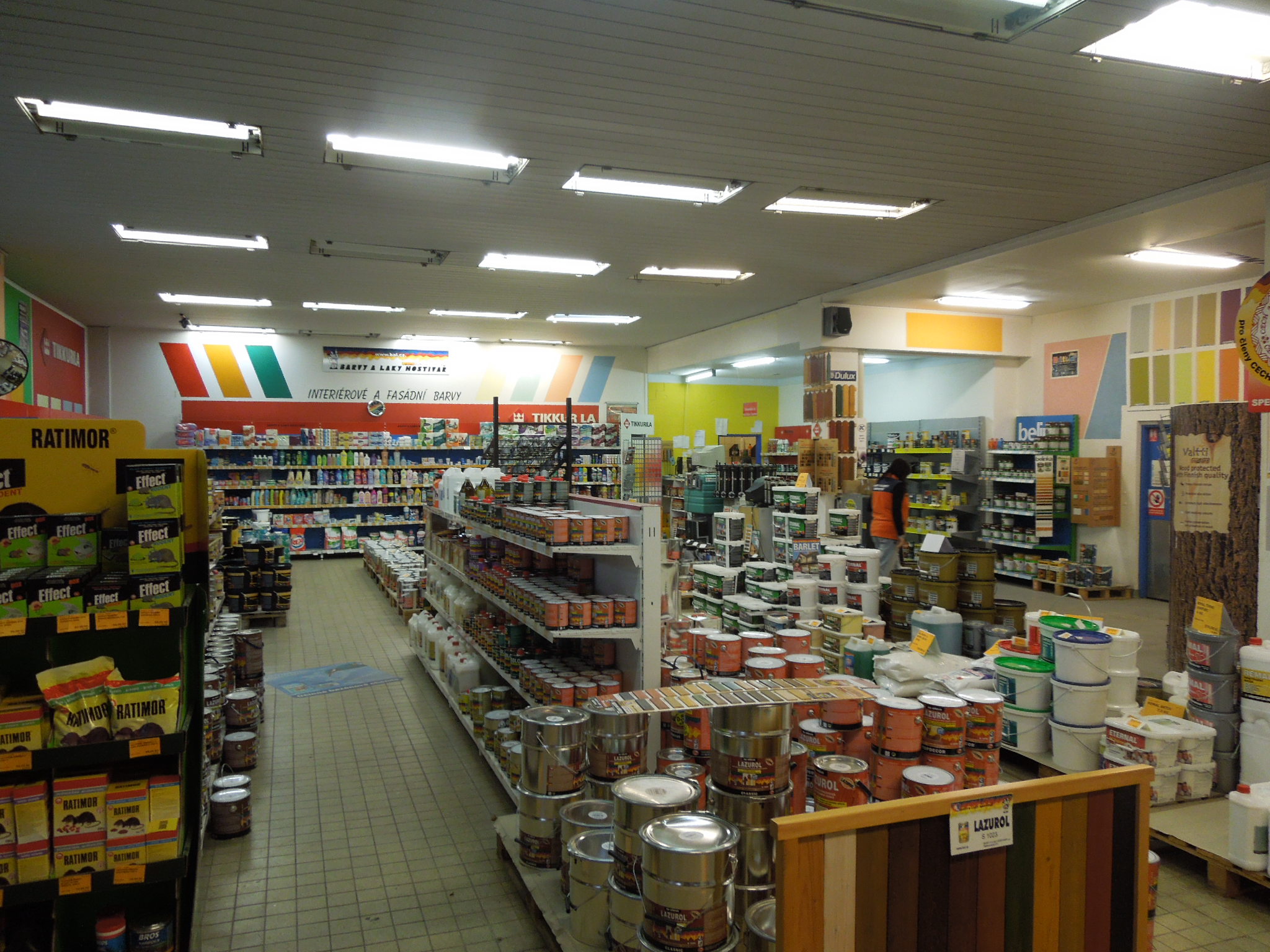 BARVY A LAKY DROGERIE foto 3