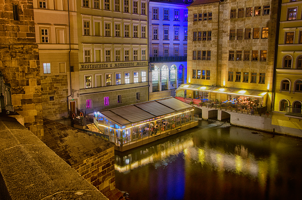 Charles Bridge restaurant foto 2