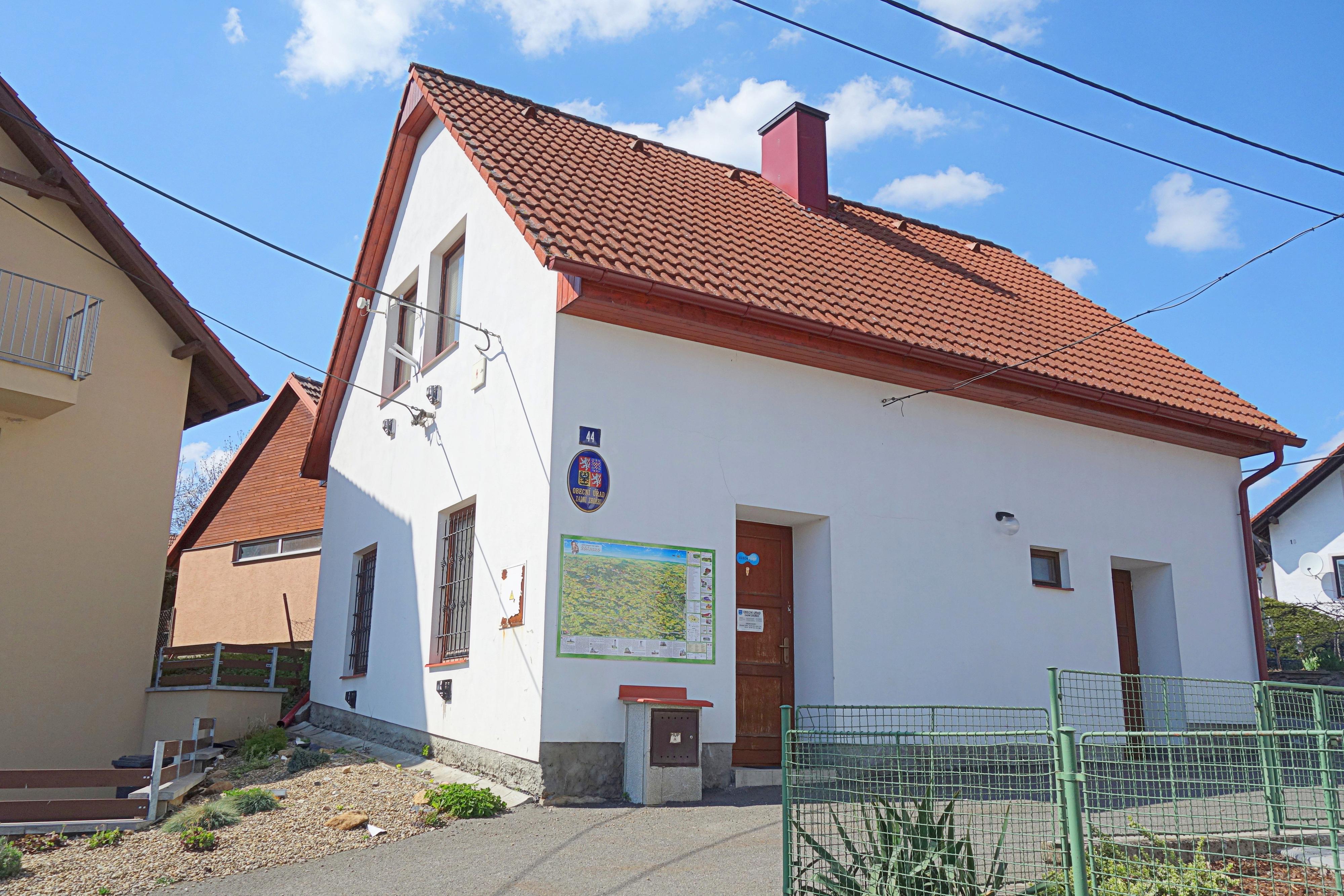 Zadní Zhořec - obecní úřad foto 1