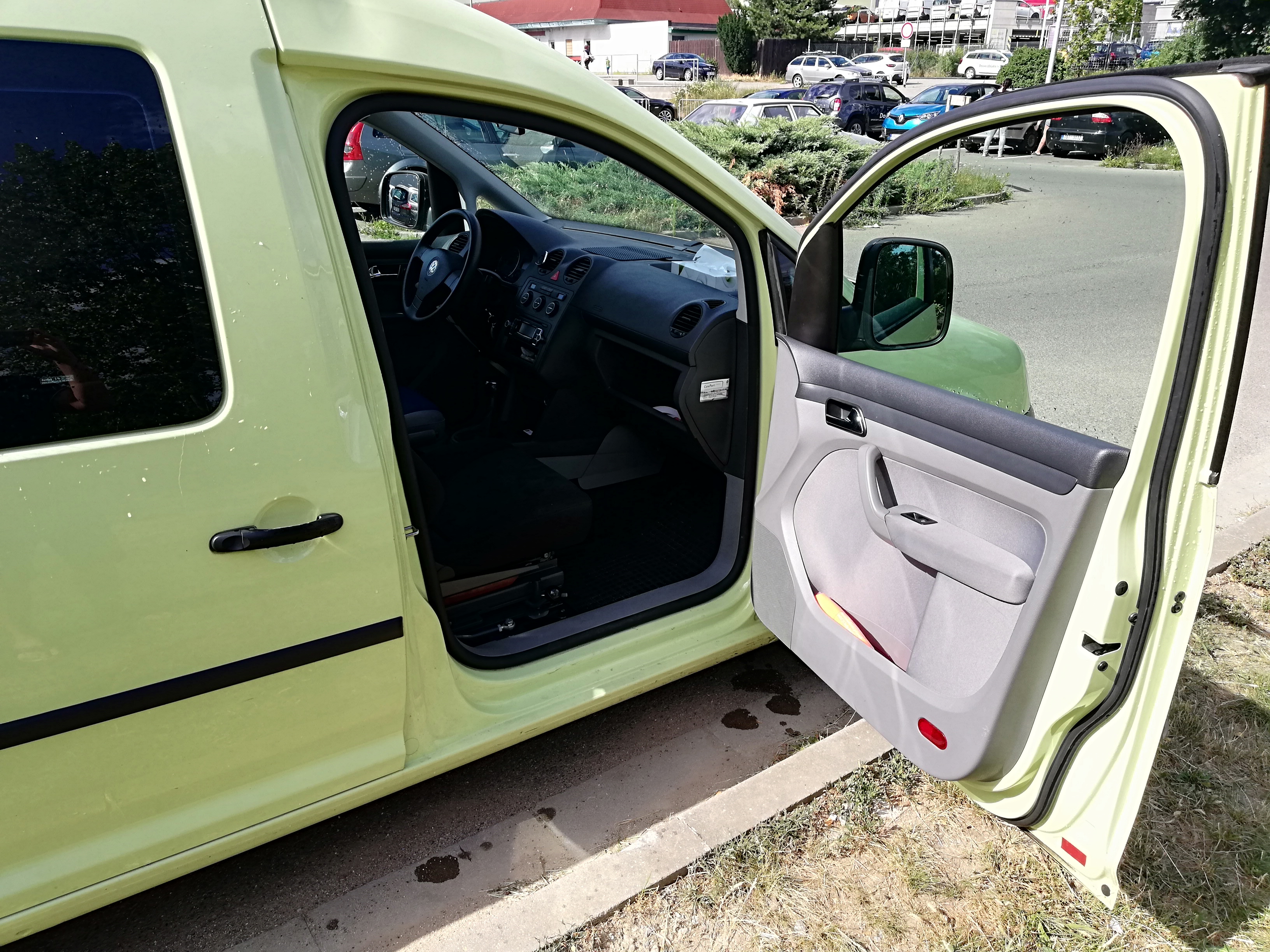 1. bezbariérové taxi v Brně-HelpnuTi foto 2