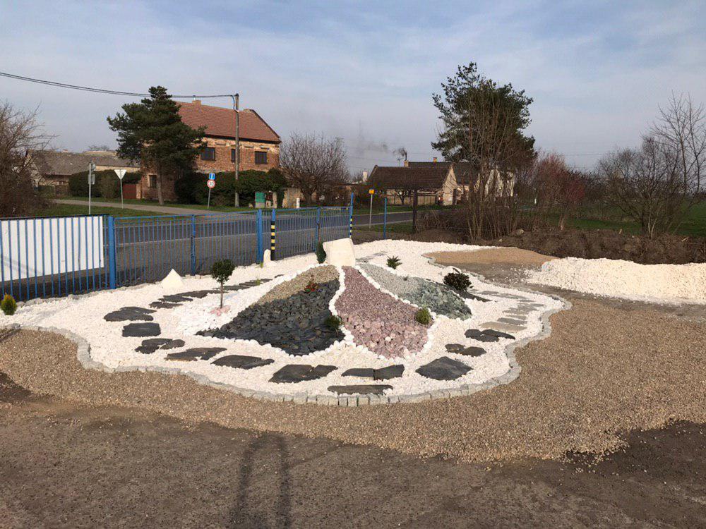 KOMINÍK Chotětov foto 4