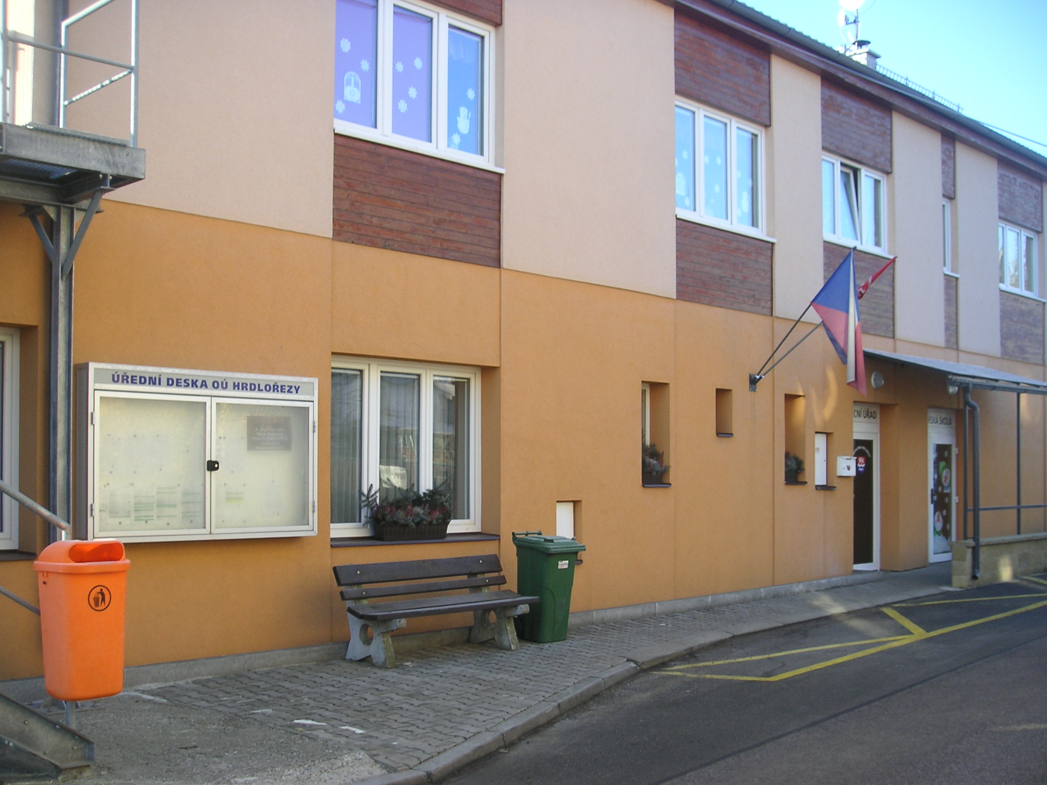 Hrdlořezy - obecní úřad