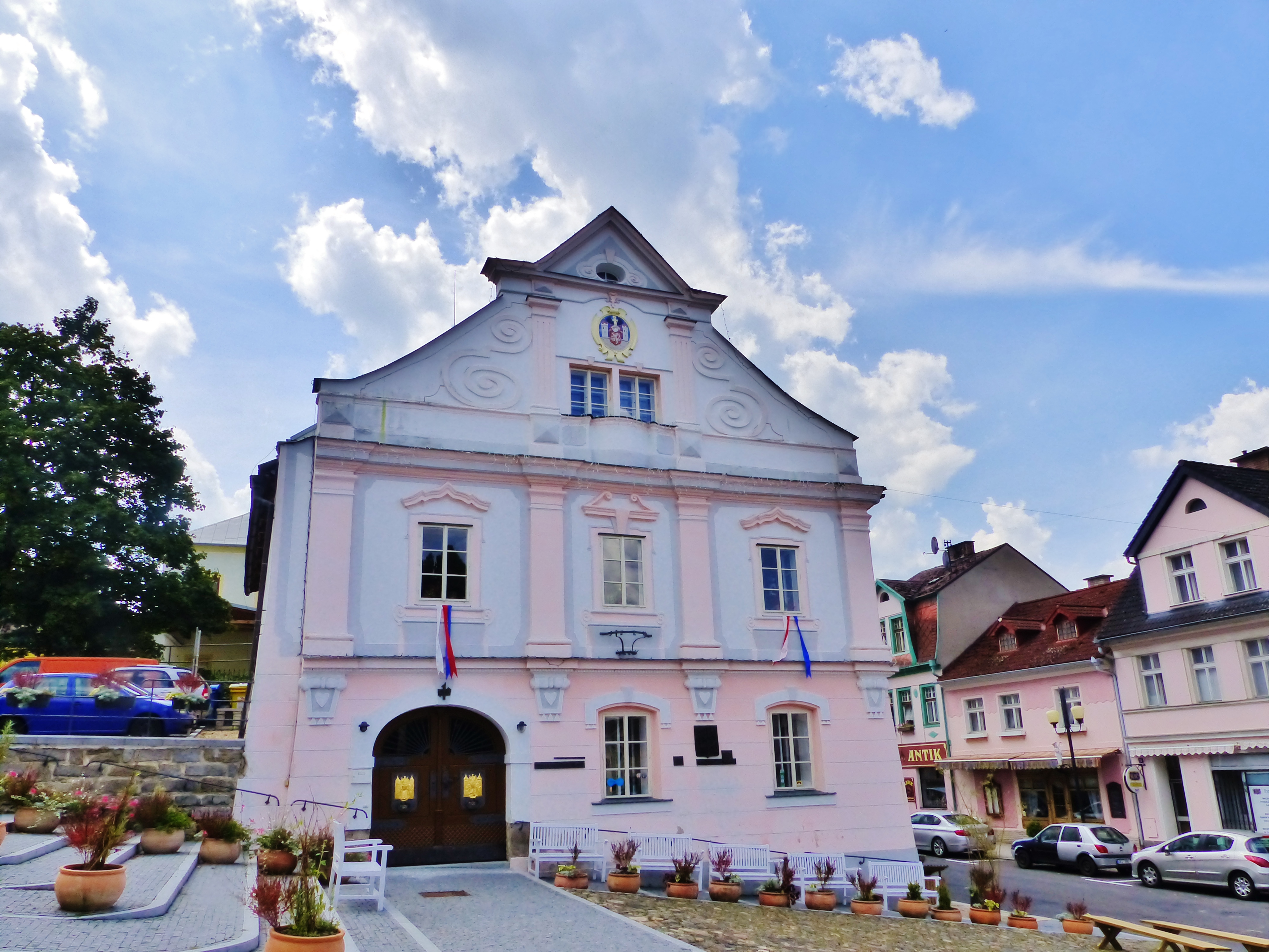 Bečov nad Teplou - městský úřad foto 2