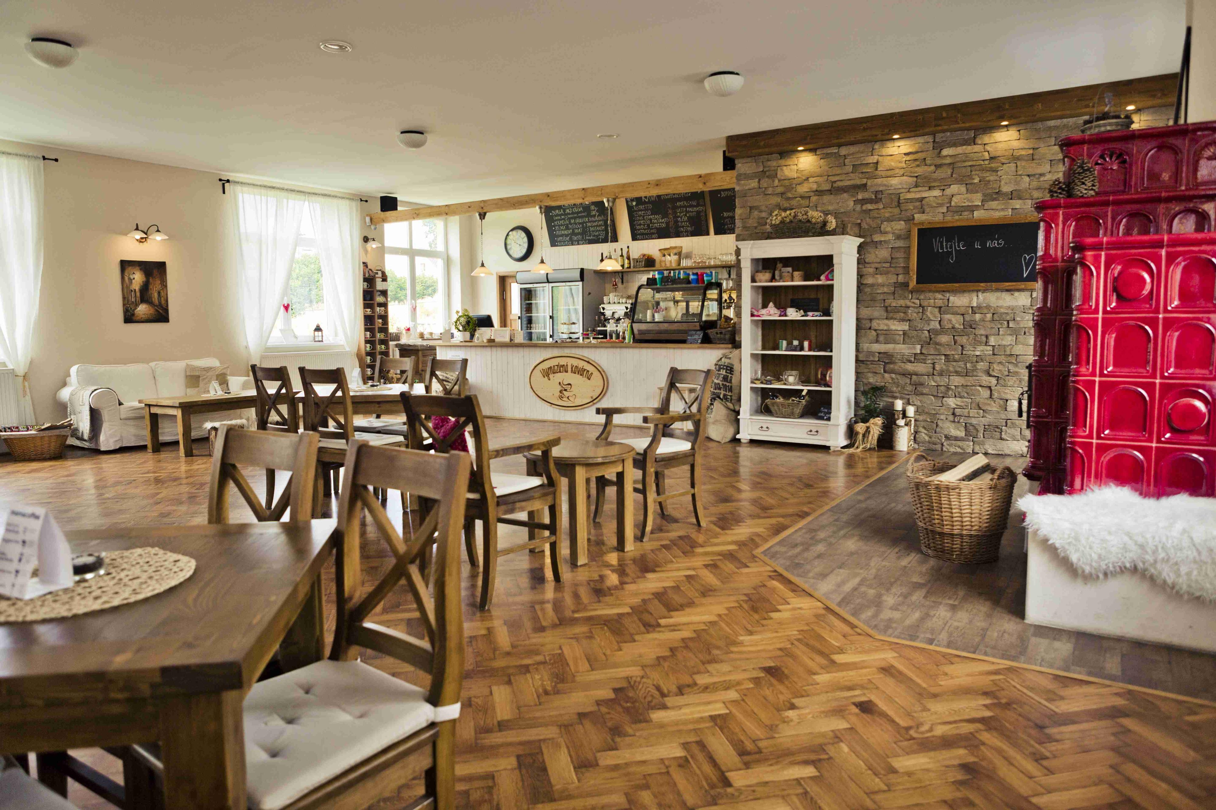 Vymazlená kavárna foto 2