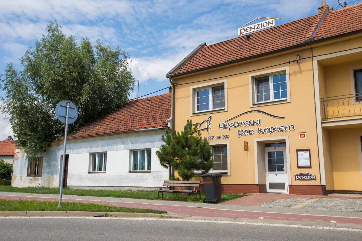 PENZION - Ubytování pod kopcem