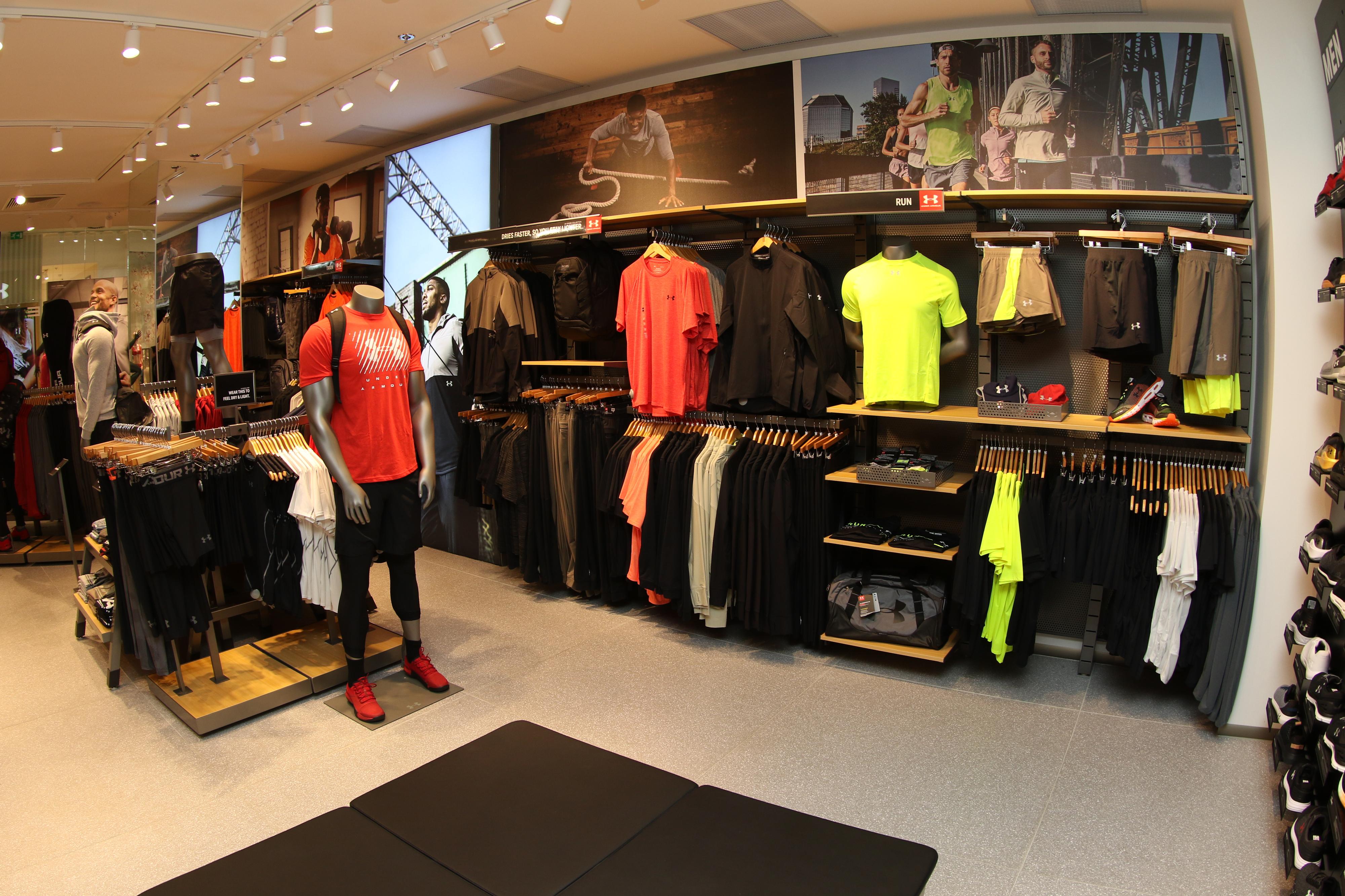 Under Armour Brand House foto 4