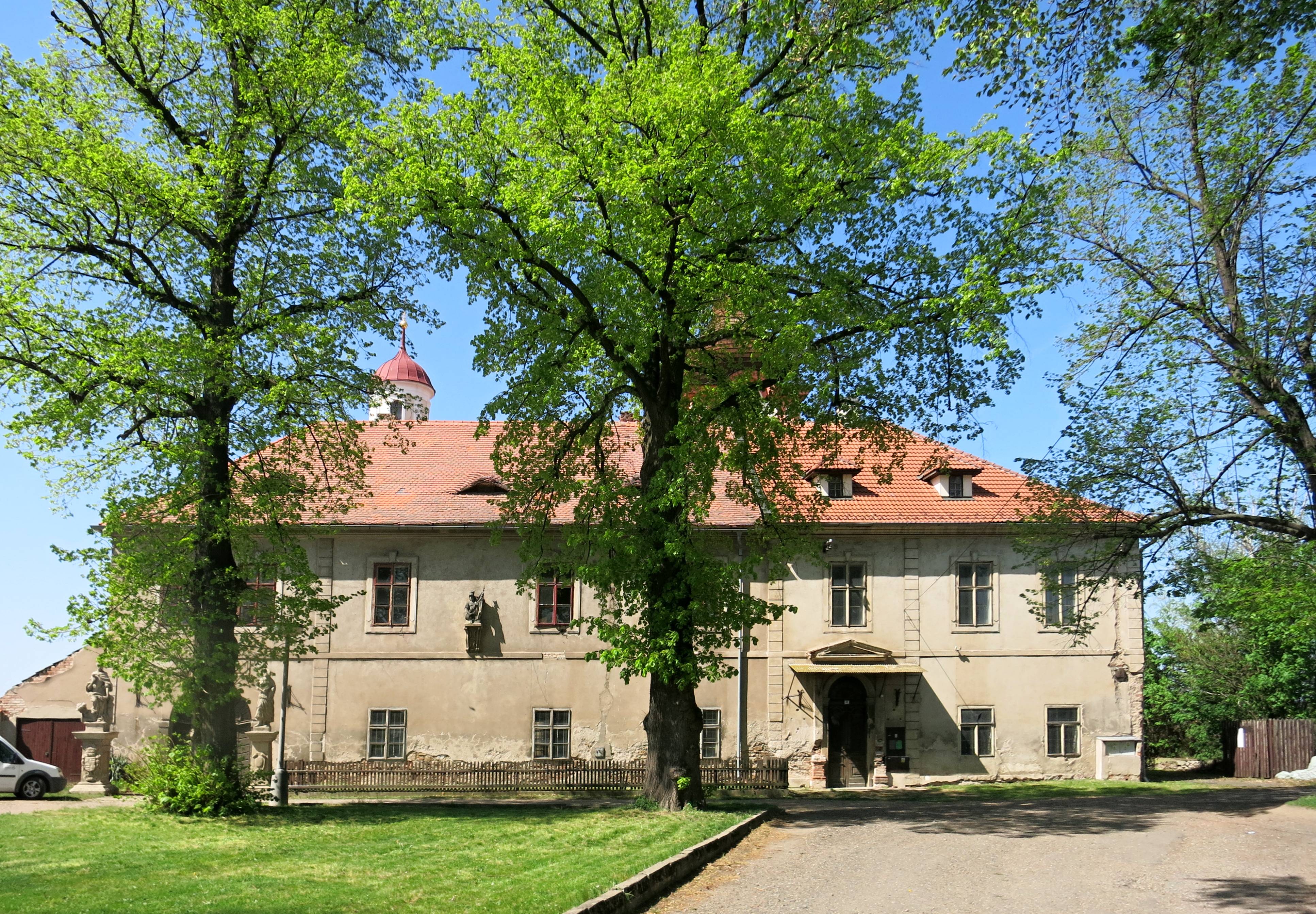 Nové Dvory - úřad městyse foto 5
