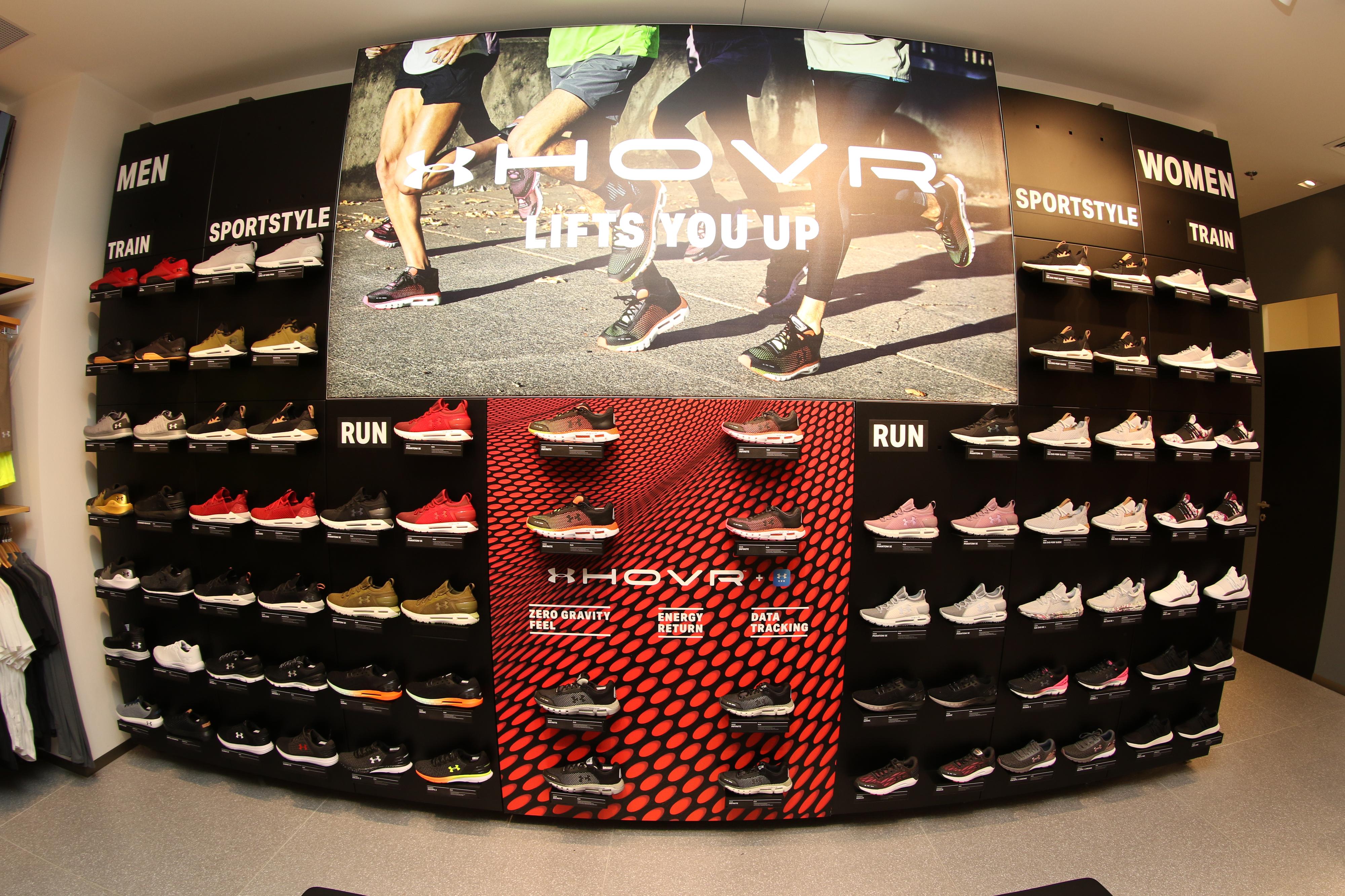 Under Armour Brand House foto 6