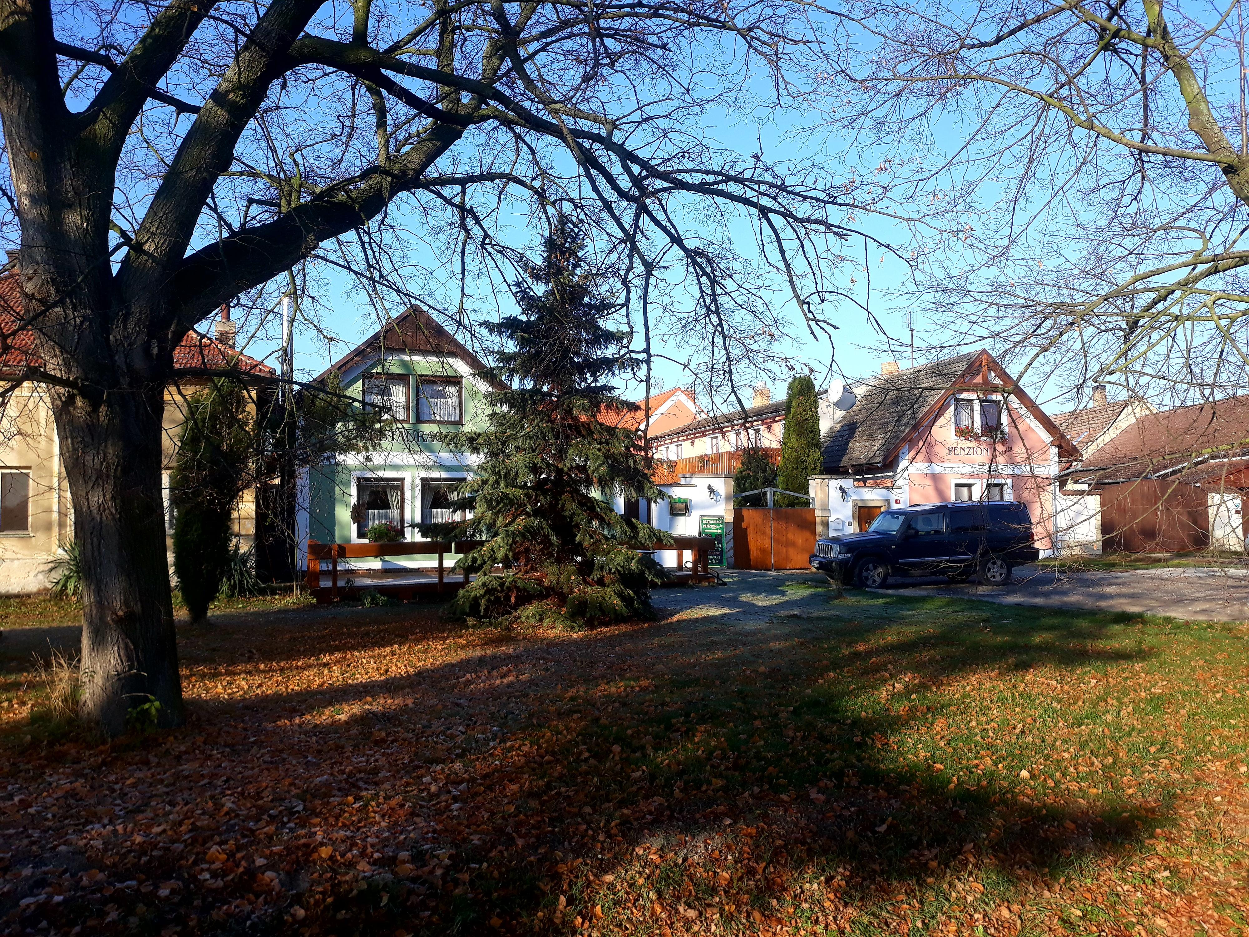 Starý Vestec - obecní úřad foto 2