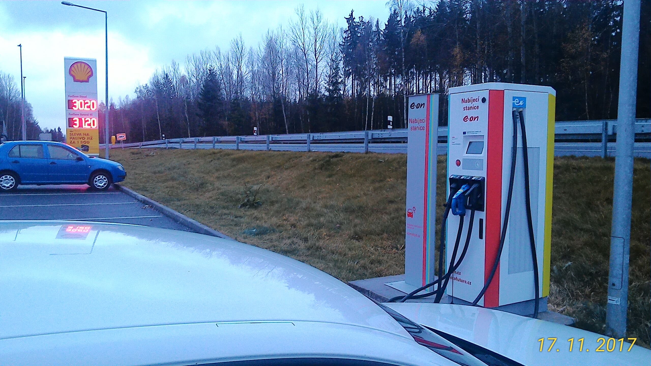 Dobíjecí stanice E.ON Drive