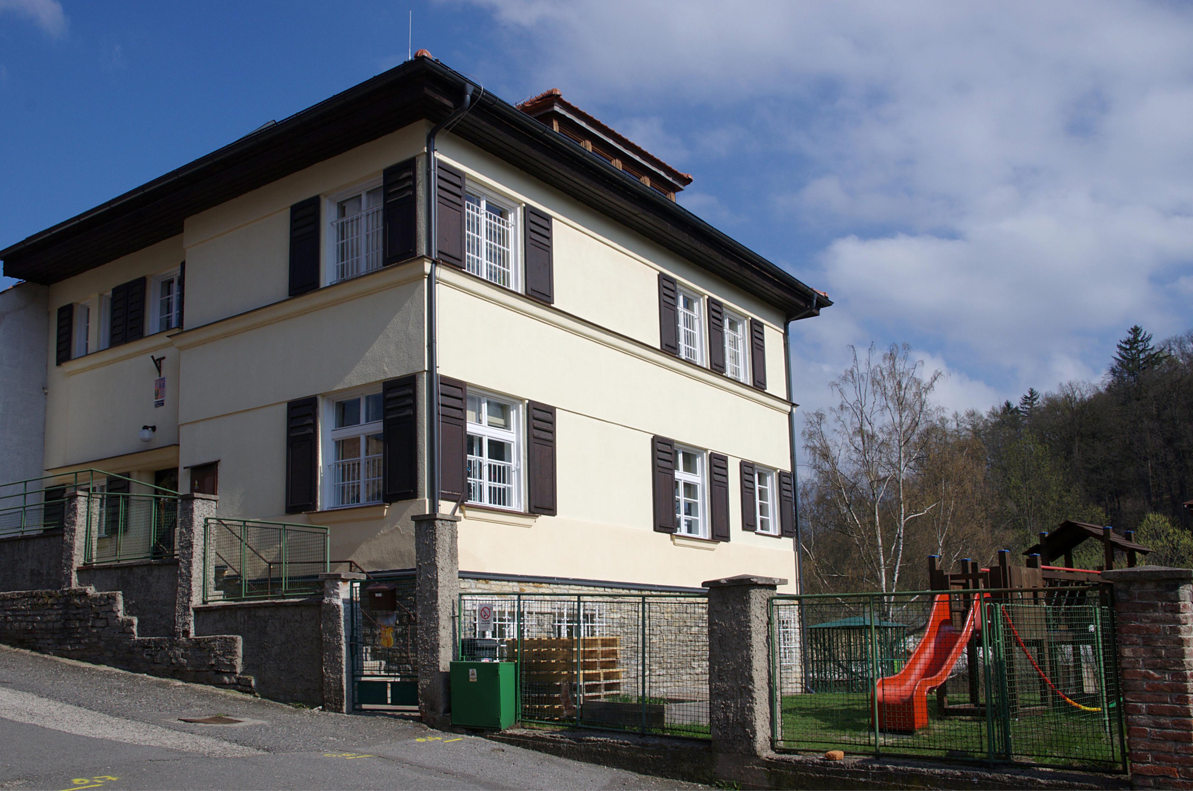 Mateřská škola Pod Výrovem