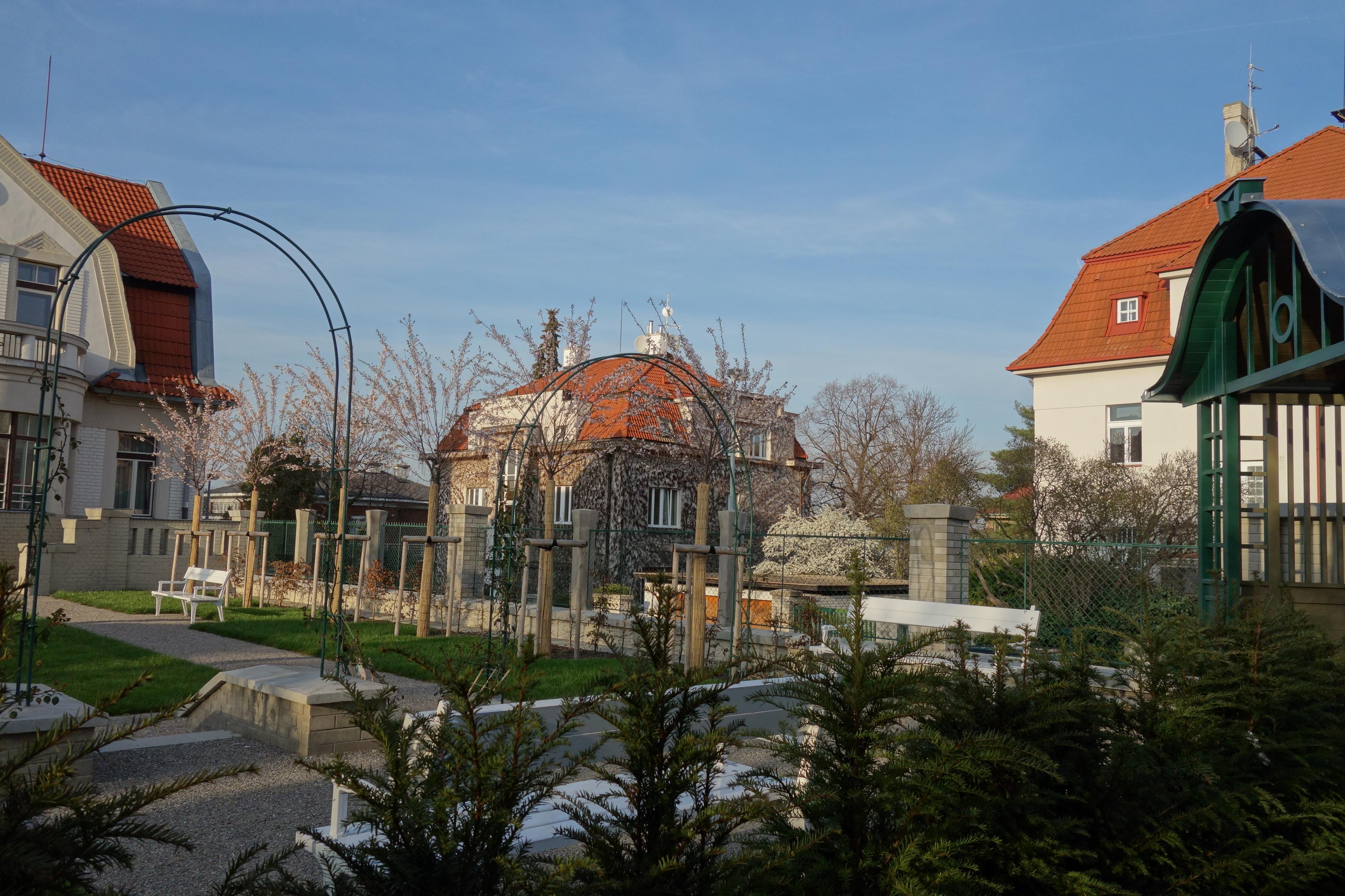 Knihovna Fyzikálního ústavu AV ČR Cukrovarnická foto 4