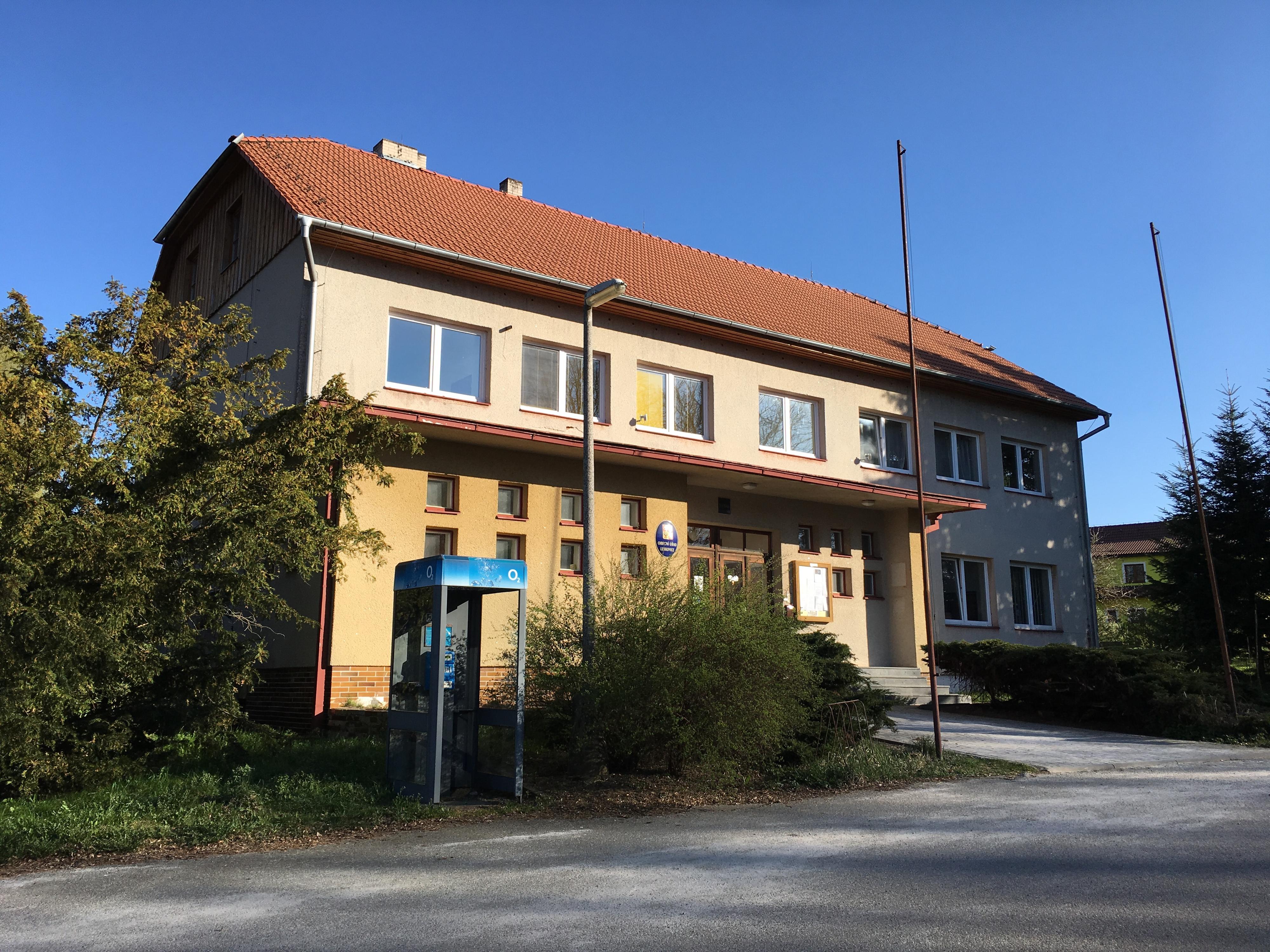 Leskovice - obecní úřad foto 2