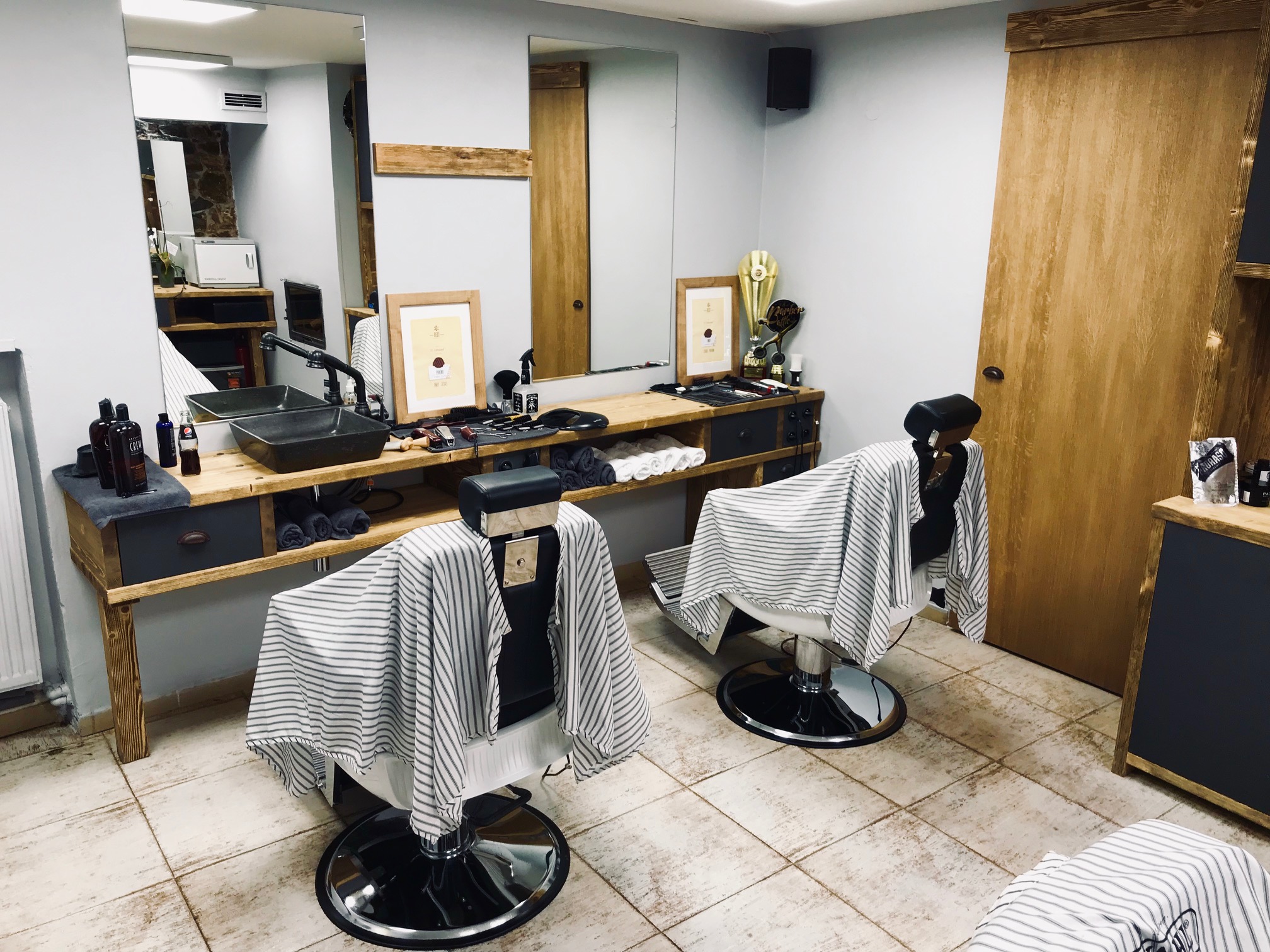 REST barbershop & bar foto 3