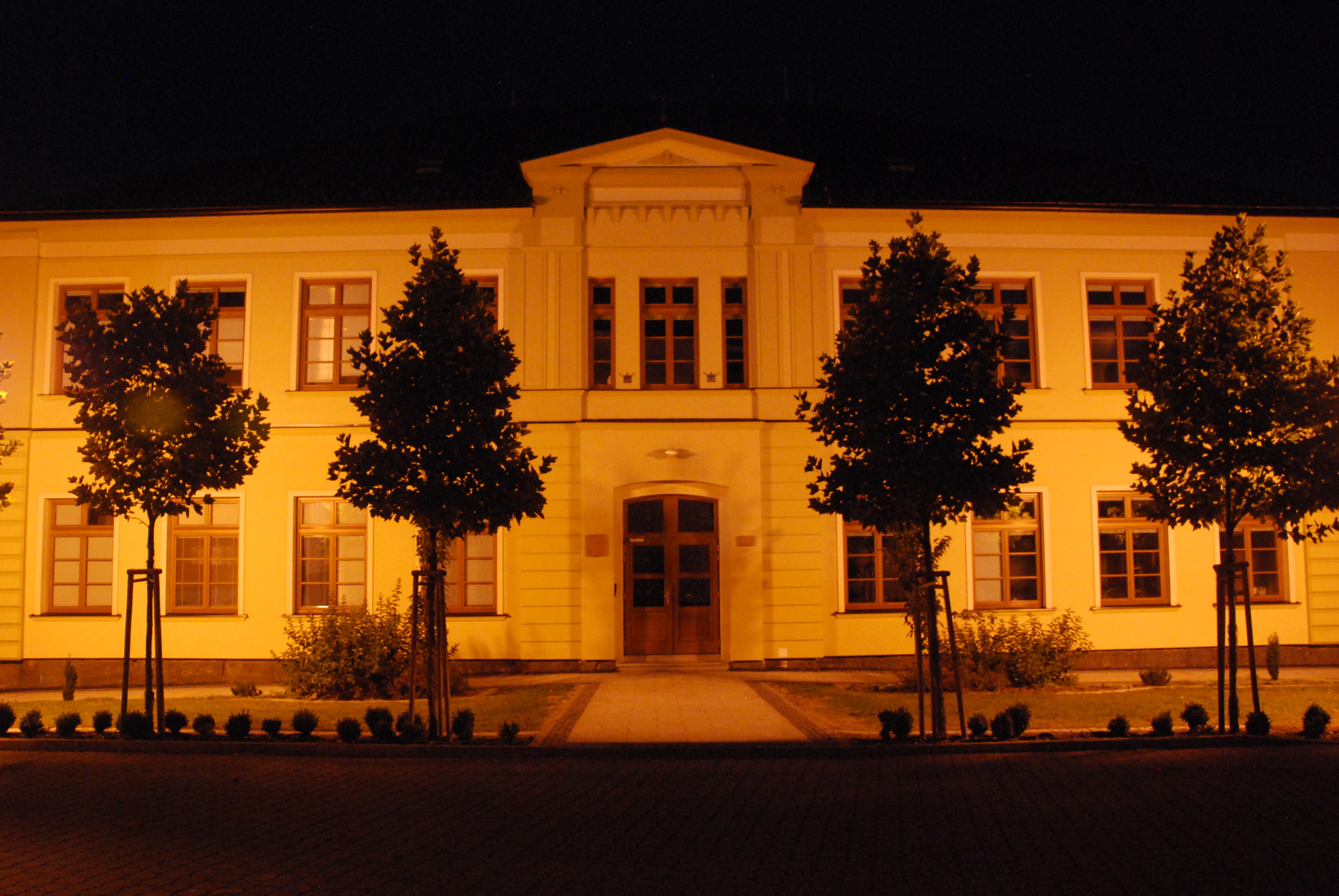 ZŠ a MŠ Horní Benešov, Školní foto 1