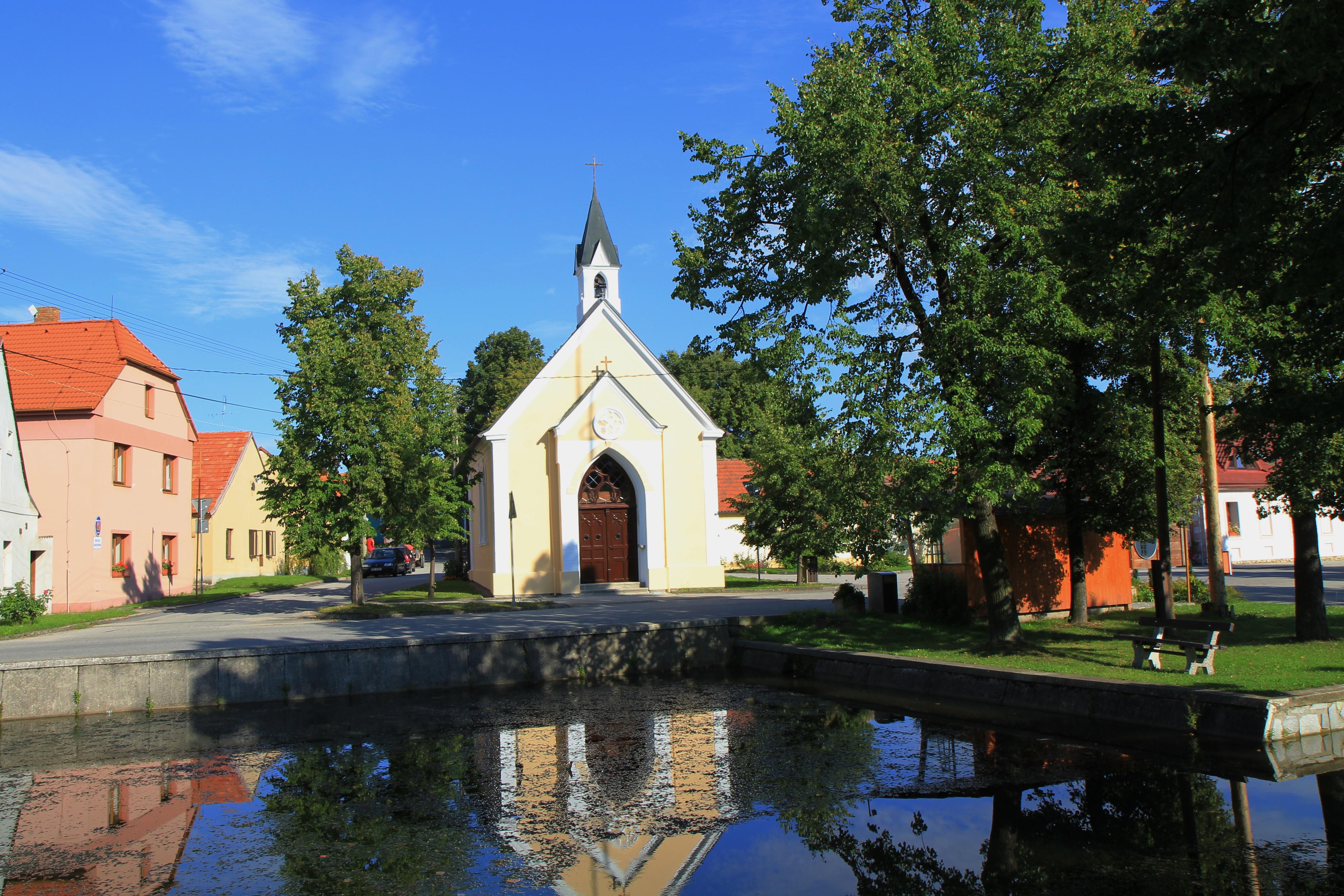 Lipí - obecní úřad foto 2