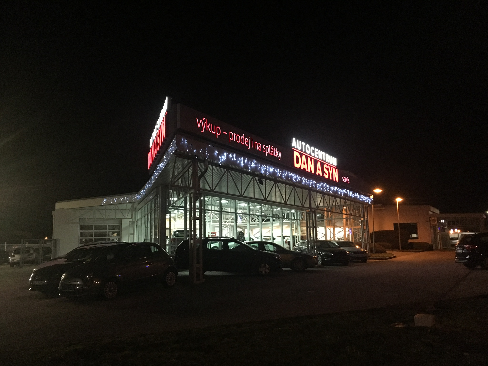 AUTOCENTRUM DAN A SYN foto 4