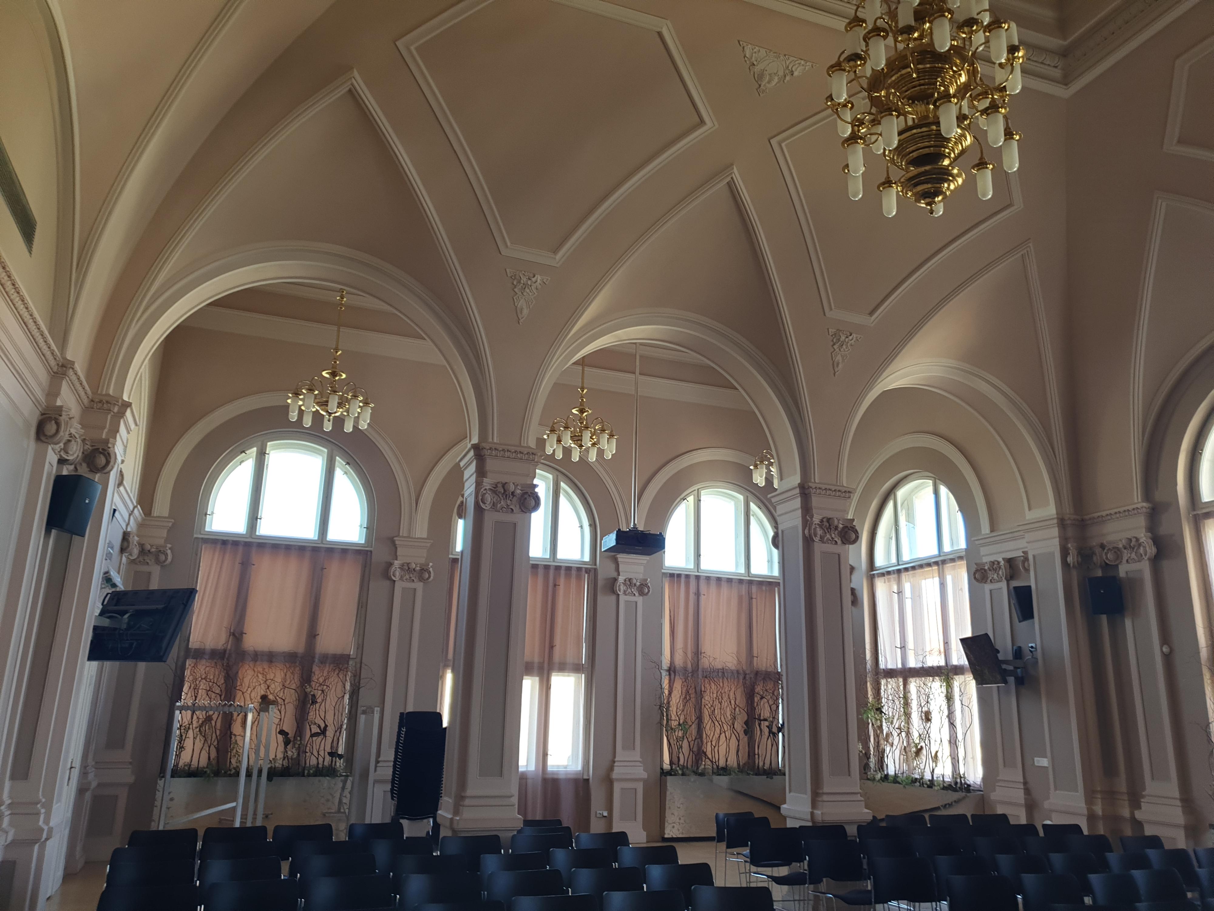 Praha 4 - Svatební síň a společenský sál městské části foto 2