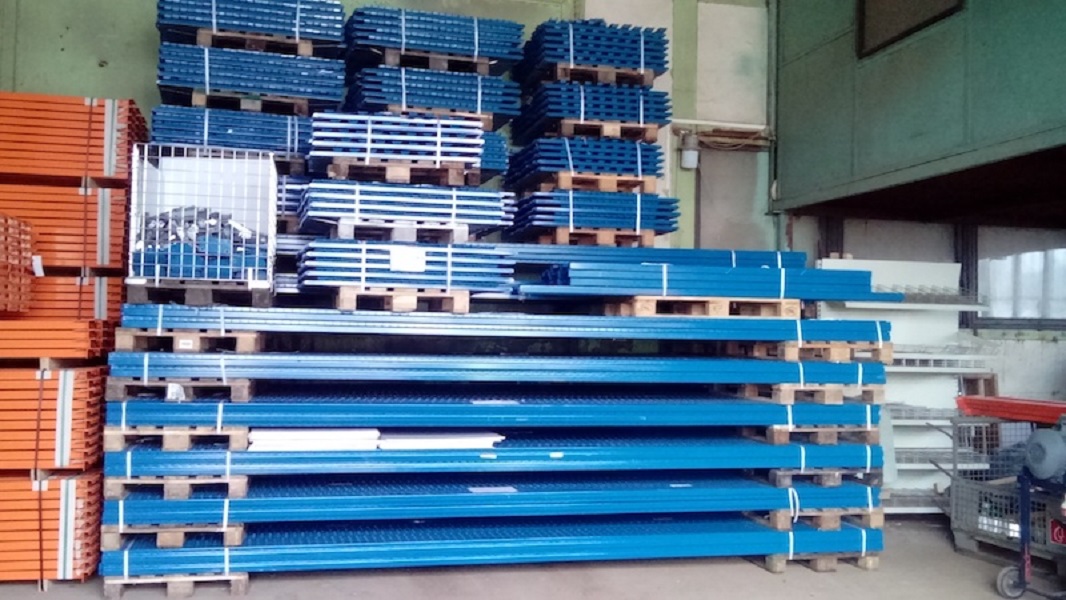 POUŽITÉ REGÁLY - Karel Nesvadba foto 2