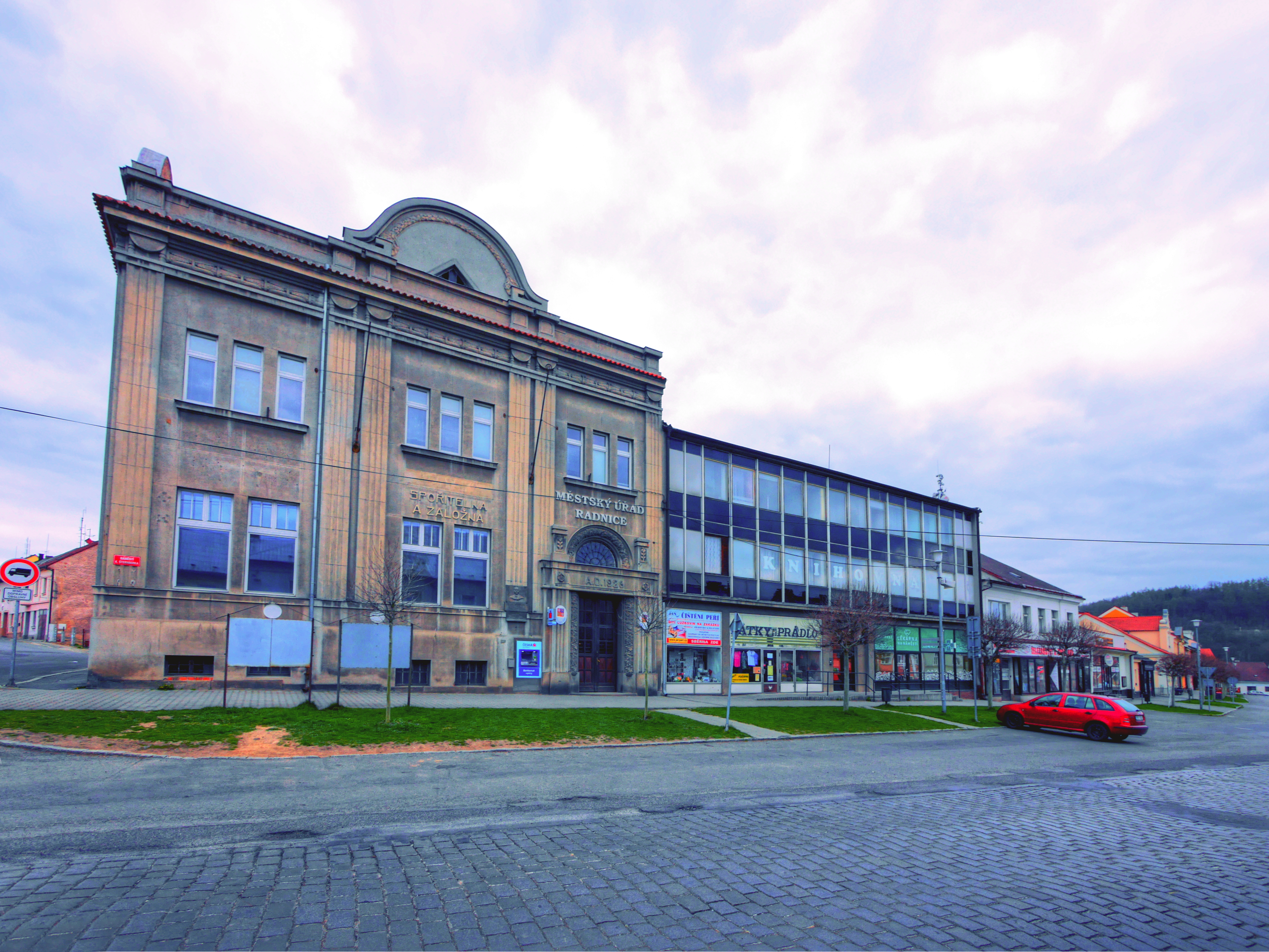 Radnice - městský úřad foto 2