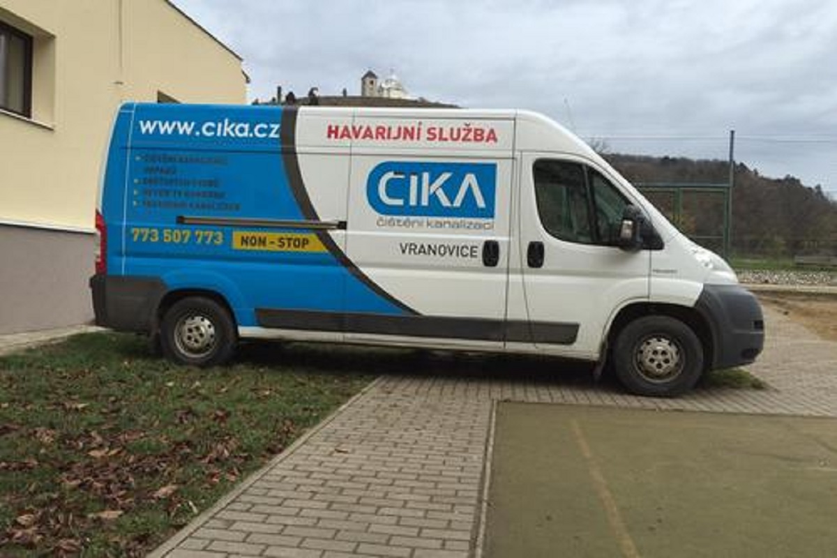 Čika čištění kanalizace