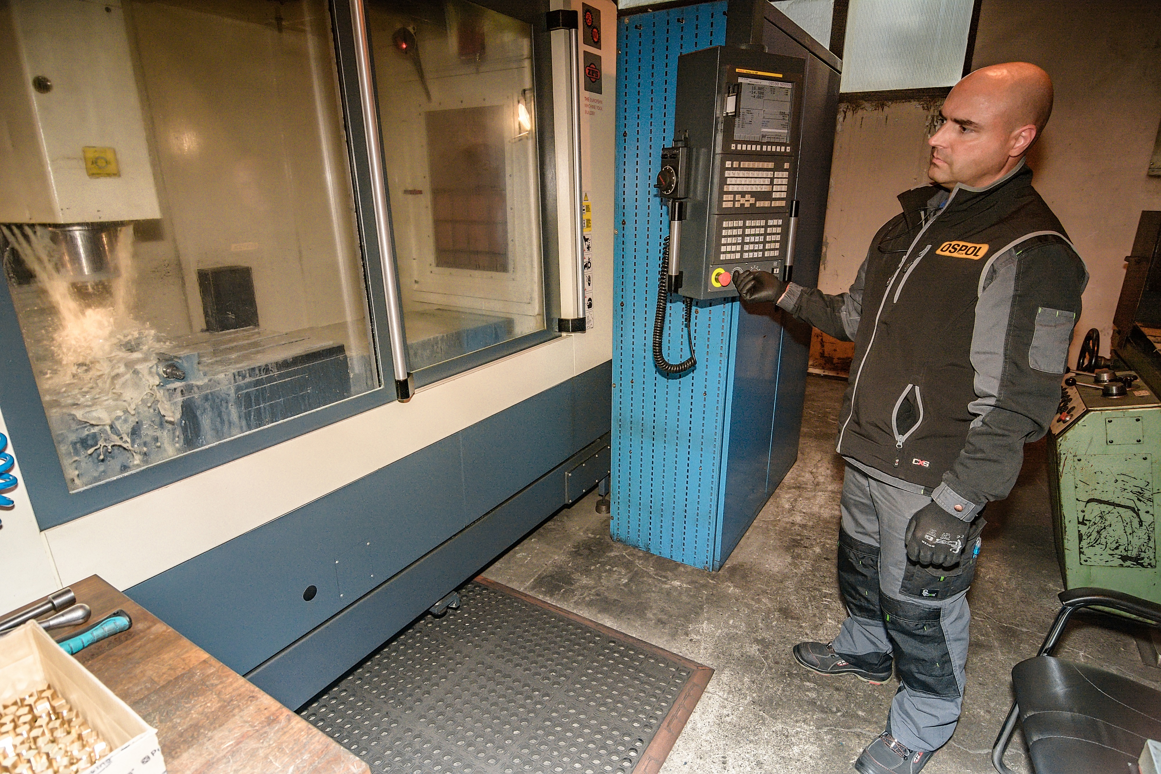 OSPOL TECH – kompresory a elektrocentrály foto 4