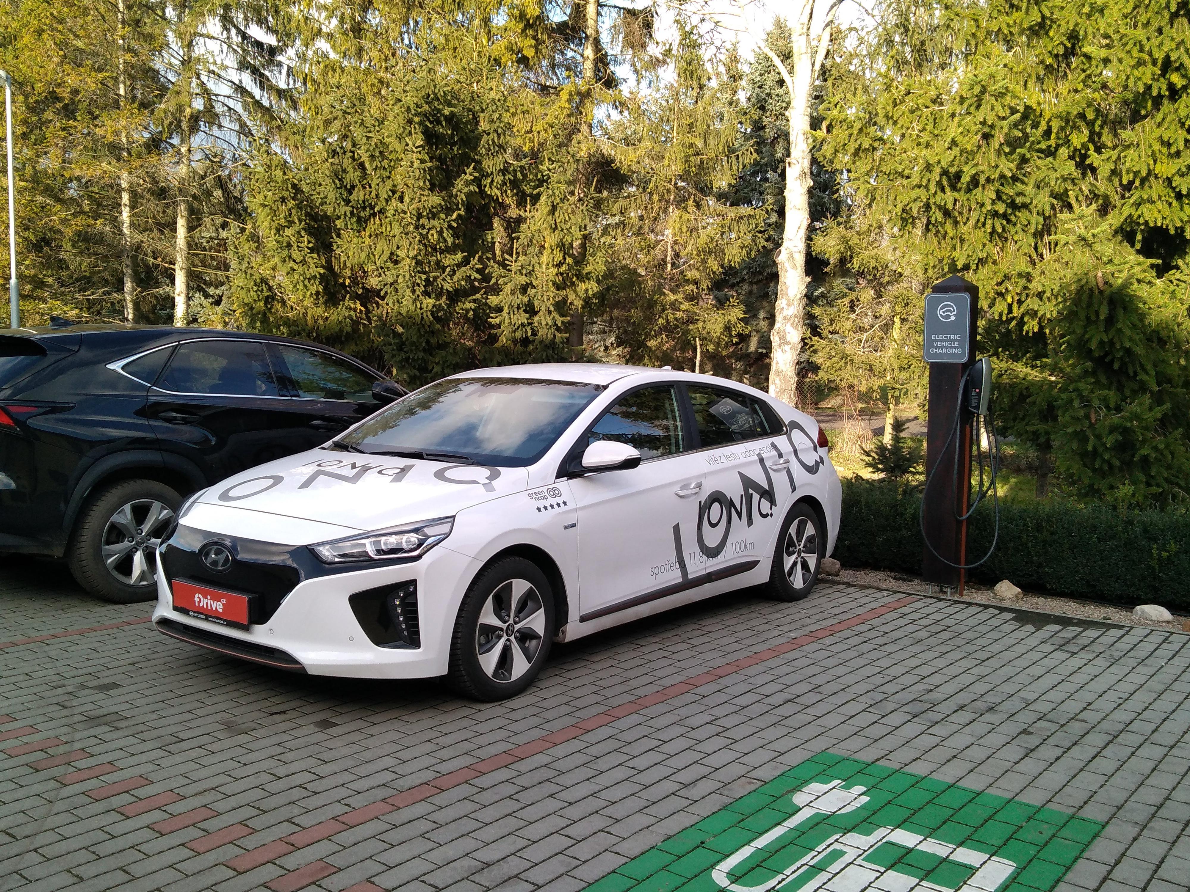 Hotel Na Farmě - Nabíjecí stanice