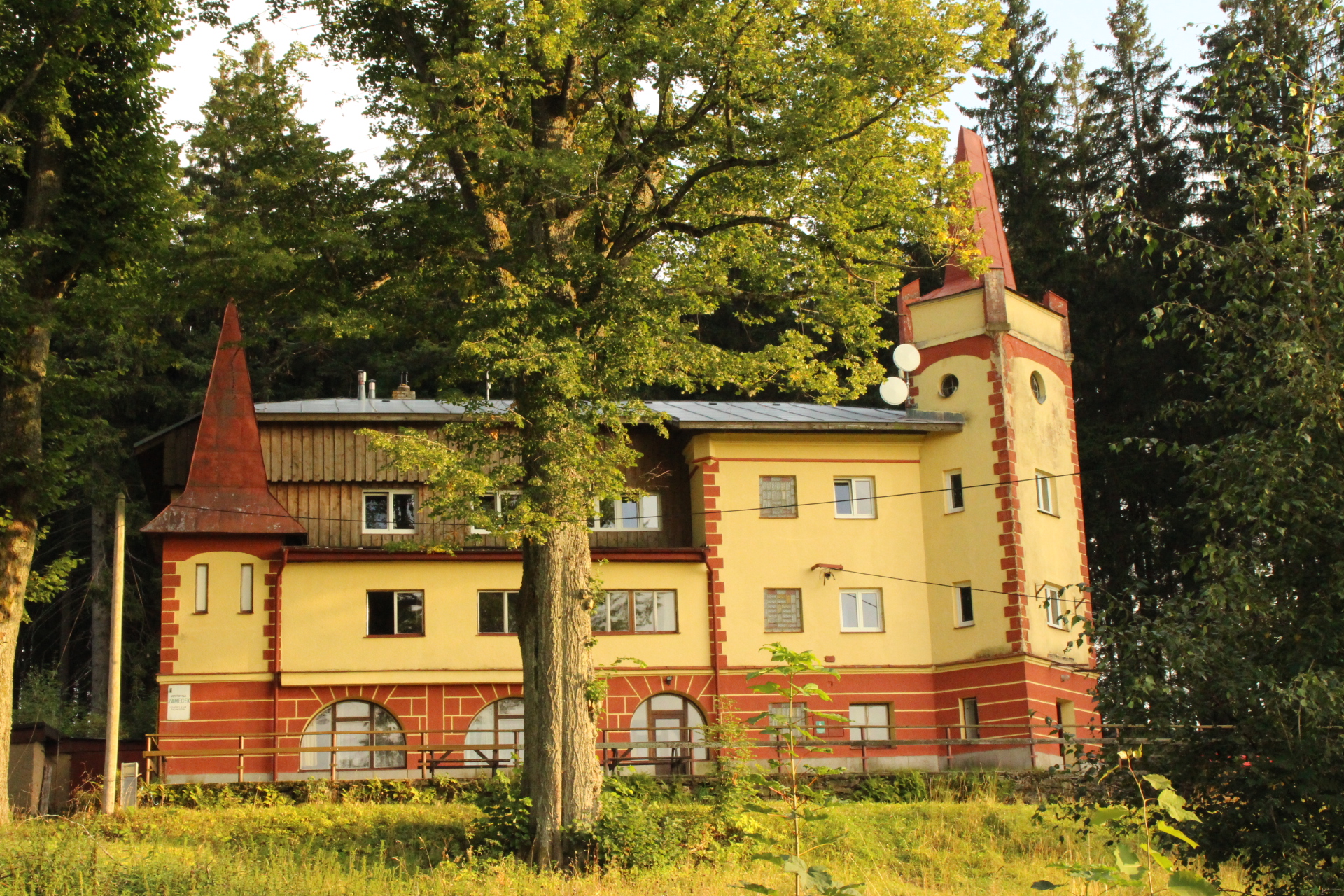 Turistická ubytovna Zámeček foto 6