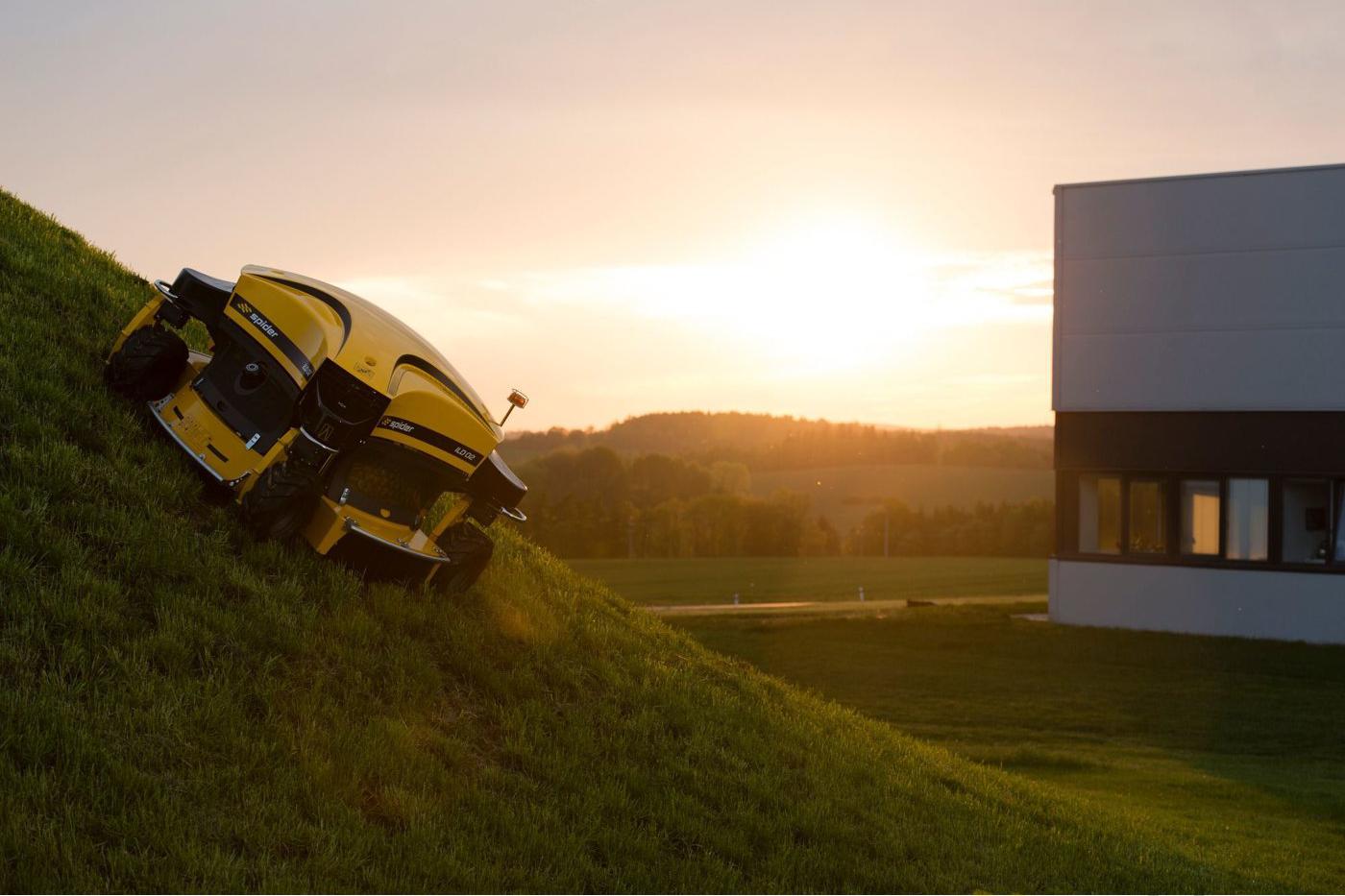 Sekání trávy Švec