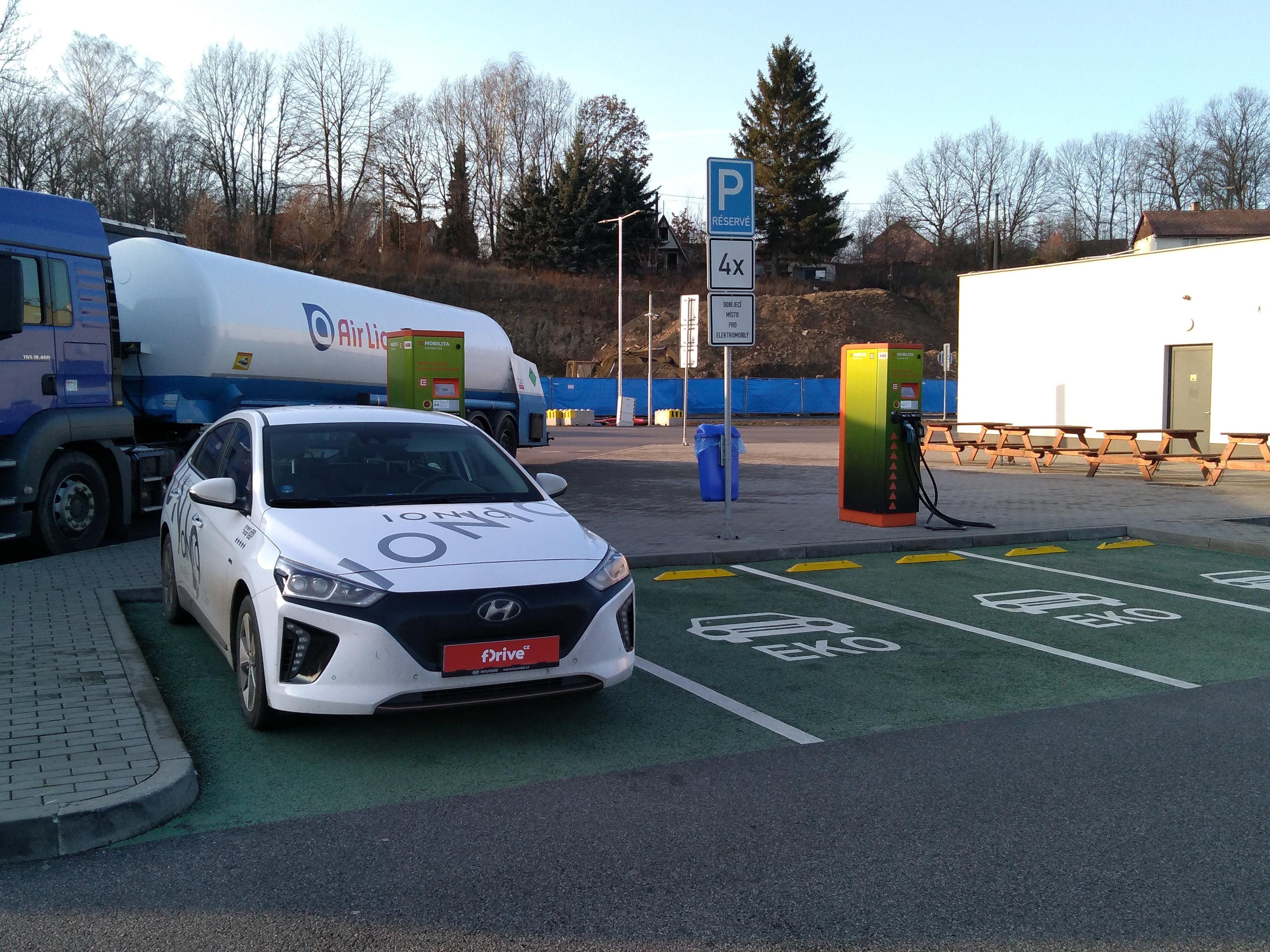 Nabíjecí stanice ČEZ