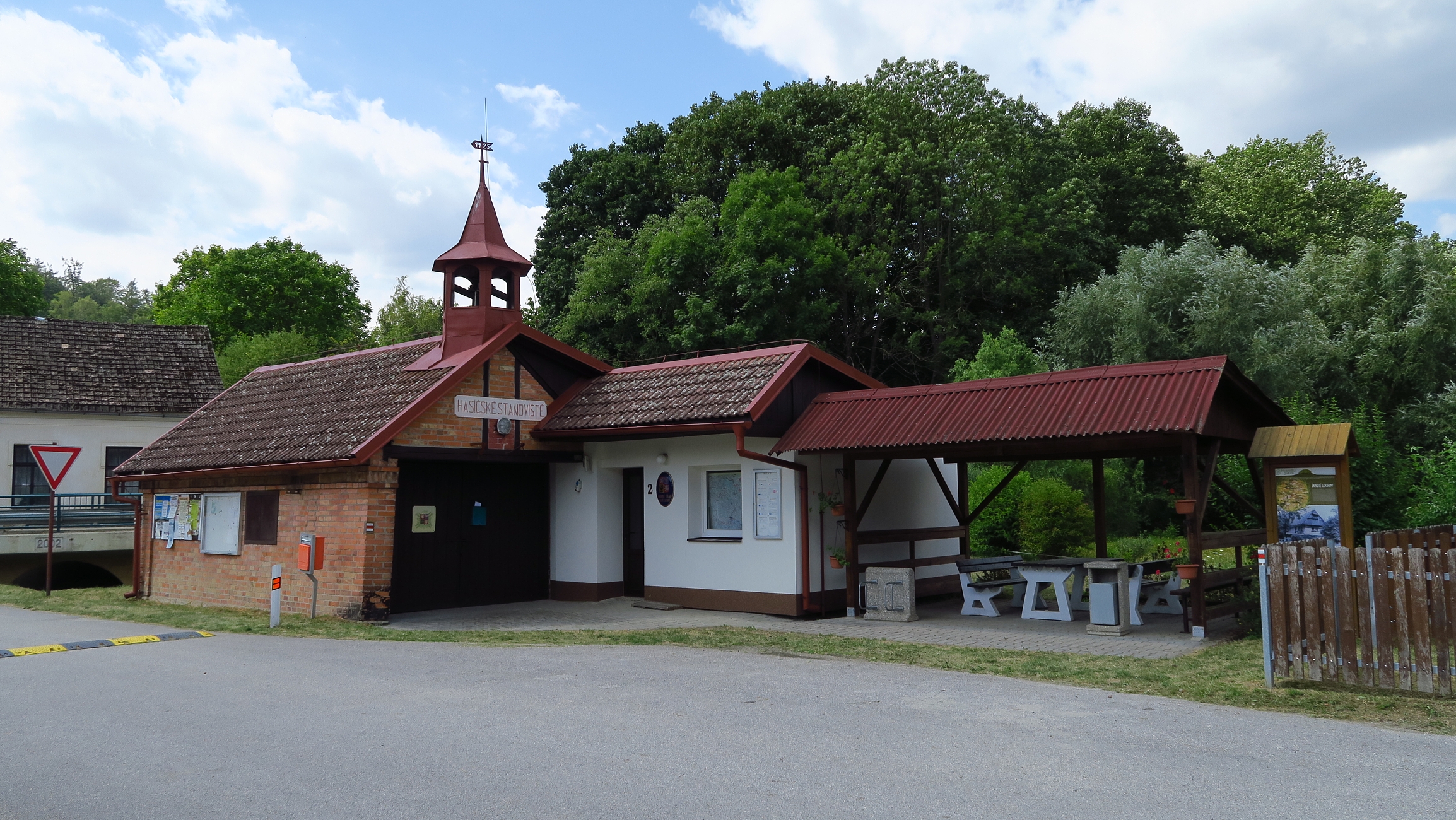 Dolní Lochov - obecní úřad