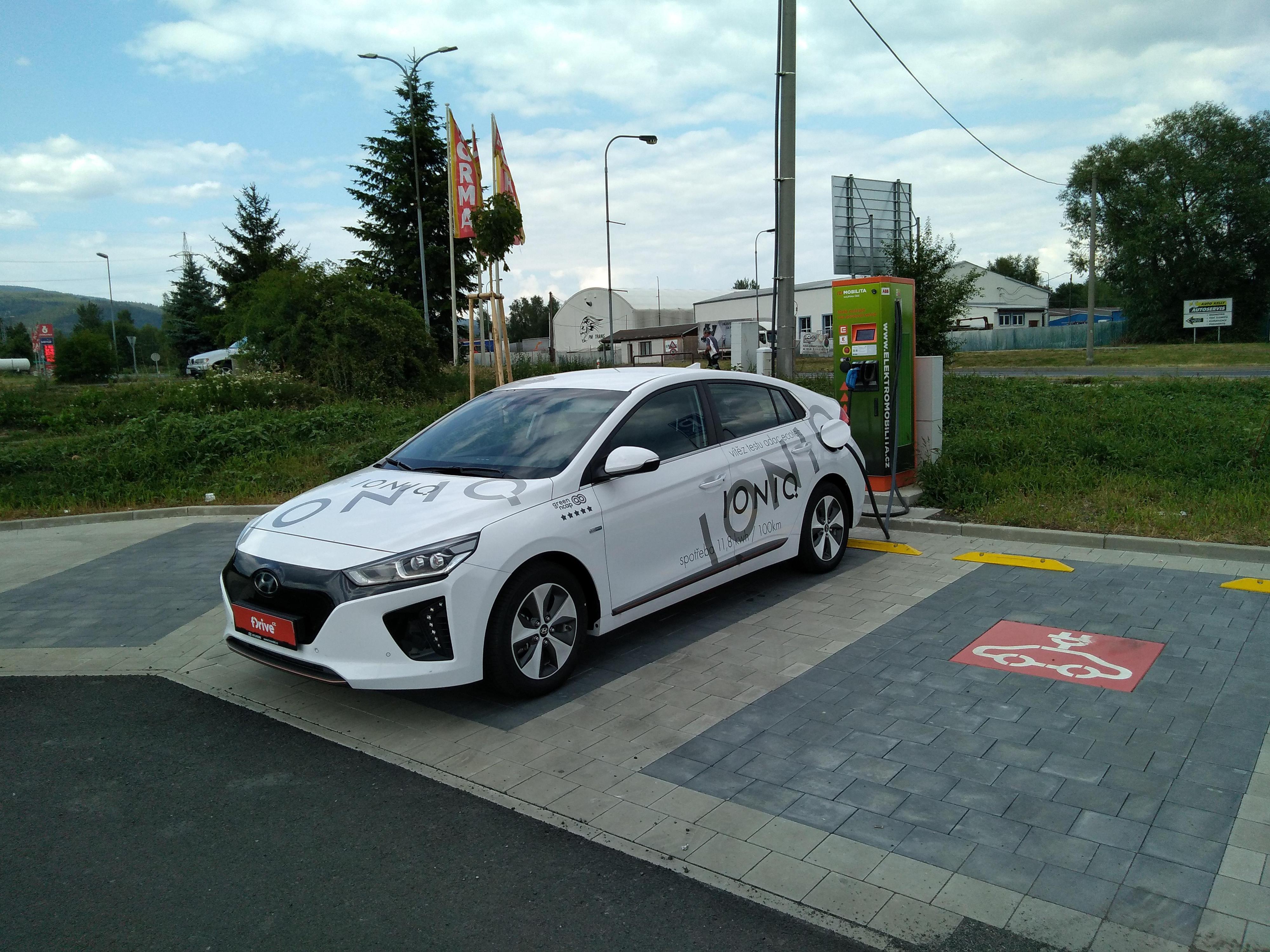 Nabíjecí stanice ČEZ