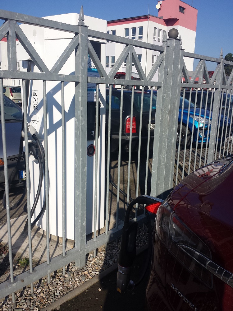 inChaNet s.r.o. - Nabíjecí stanice foto 2