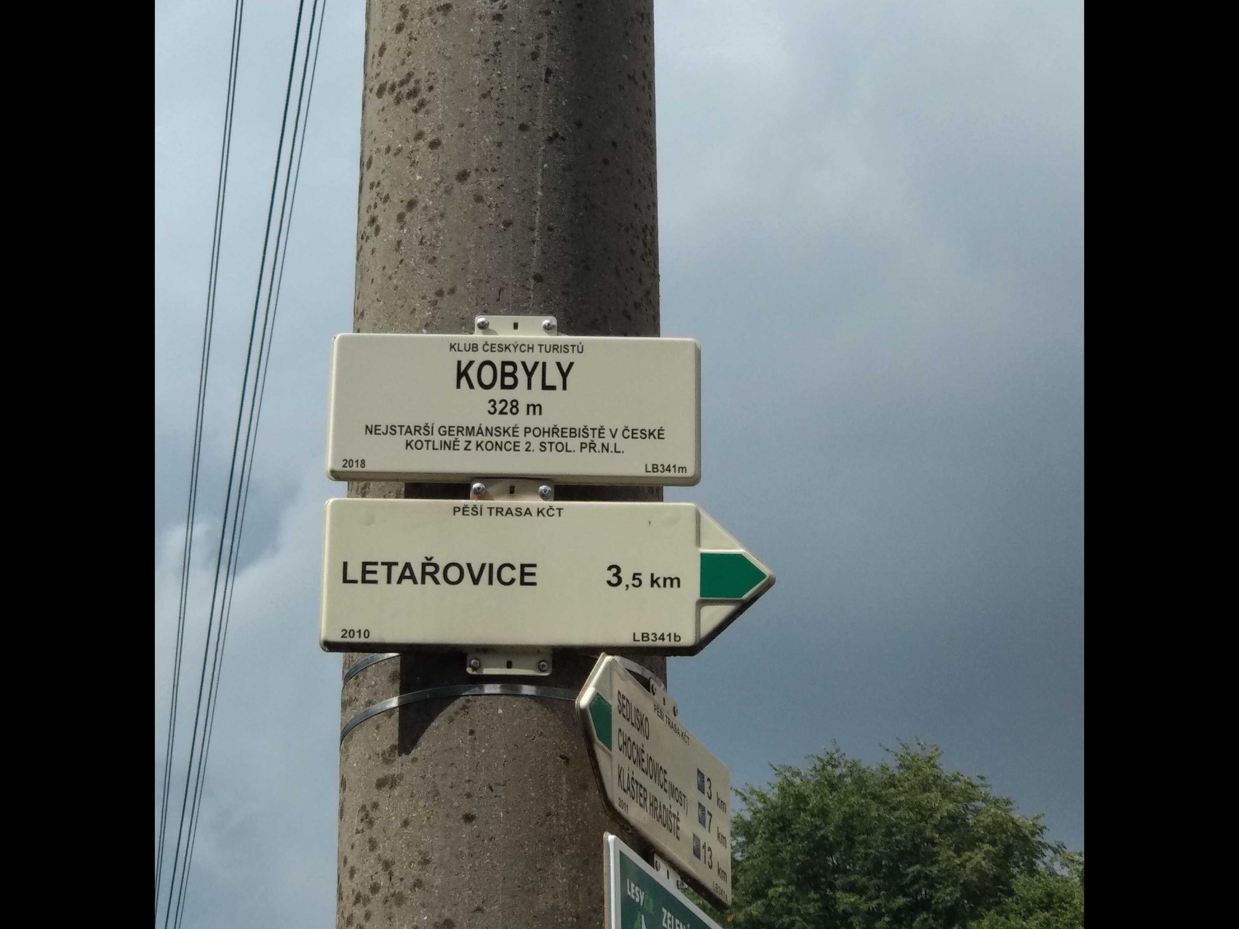 Kobyly - obecní úřad foto 3