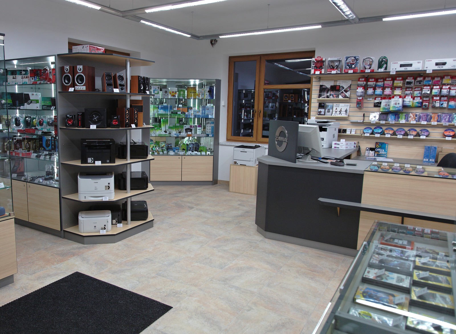 ZAMA s.r.o. - počítače foto 3