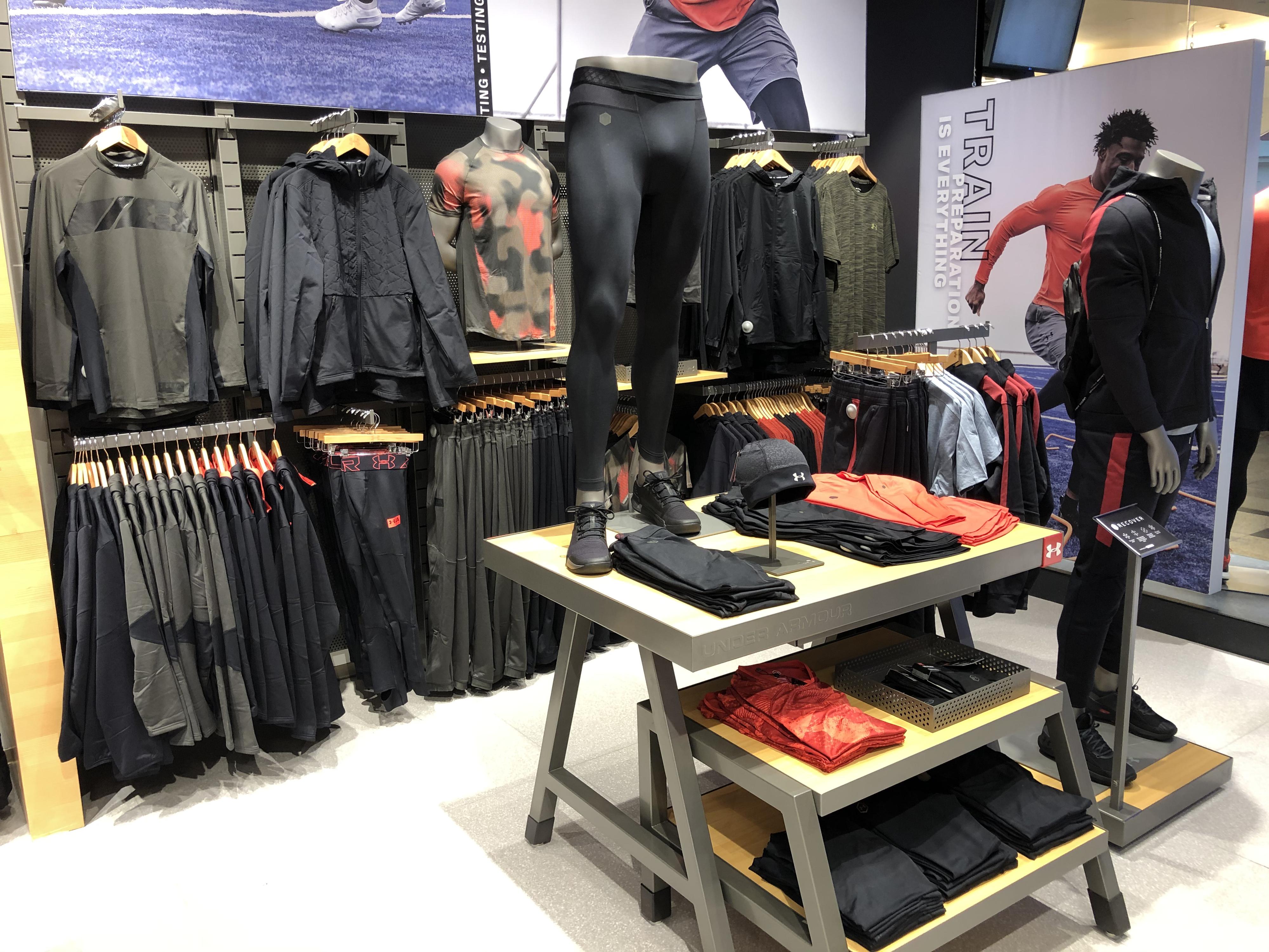 Under Armour Brand House foto 6