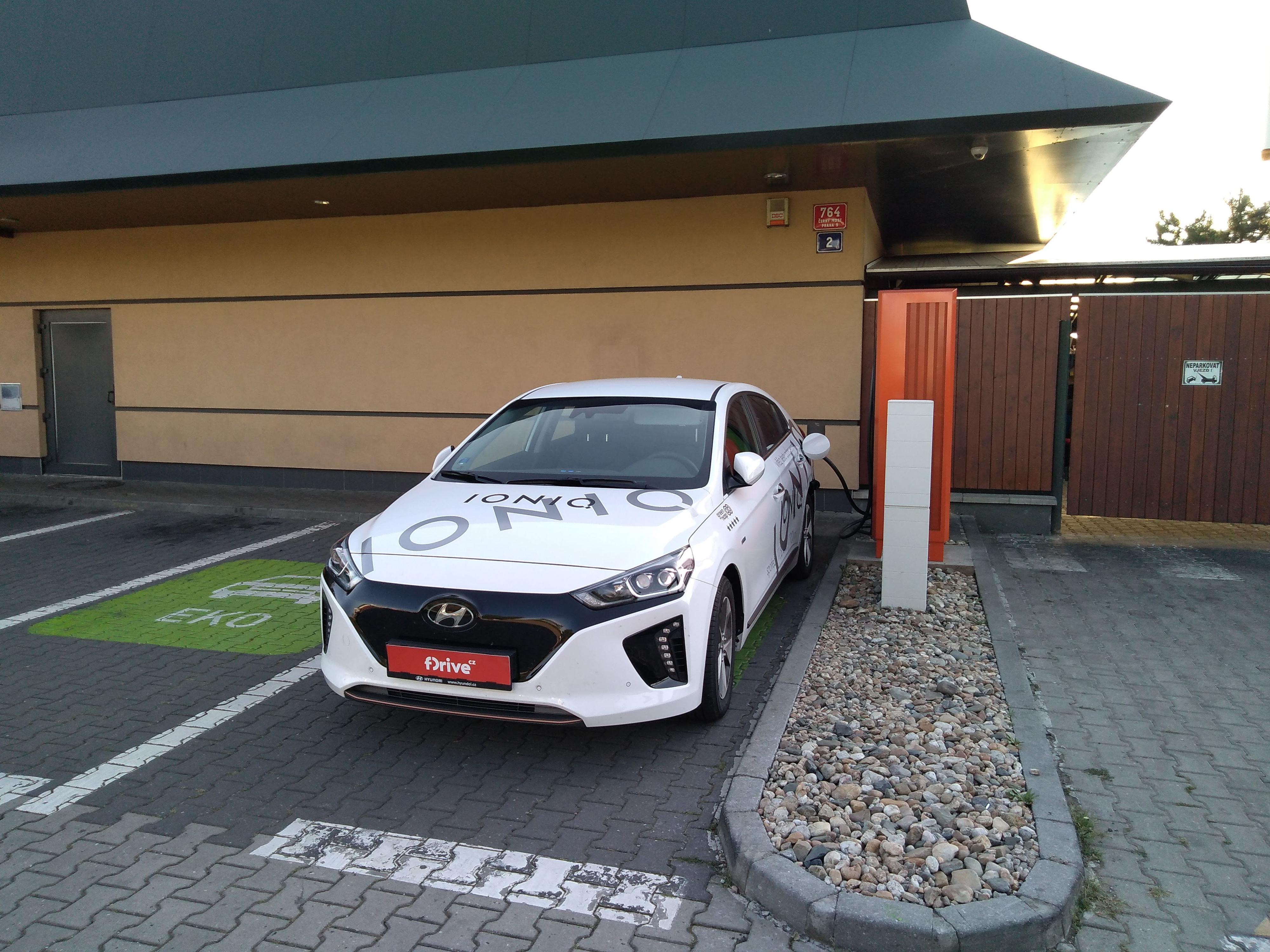 Nabíjecí stanice ČEZ