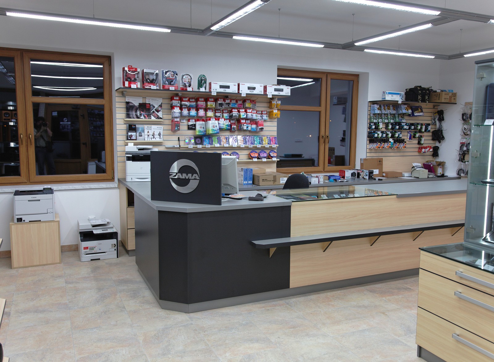 ZAMA s.r.o. - počítače foto 2