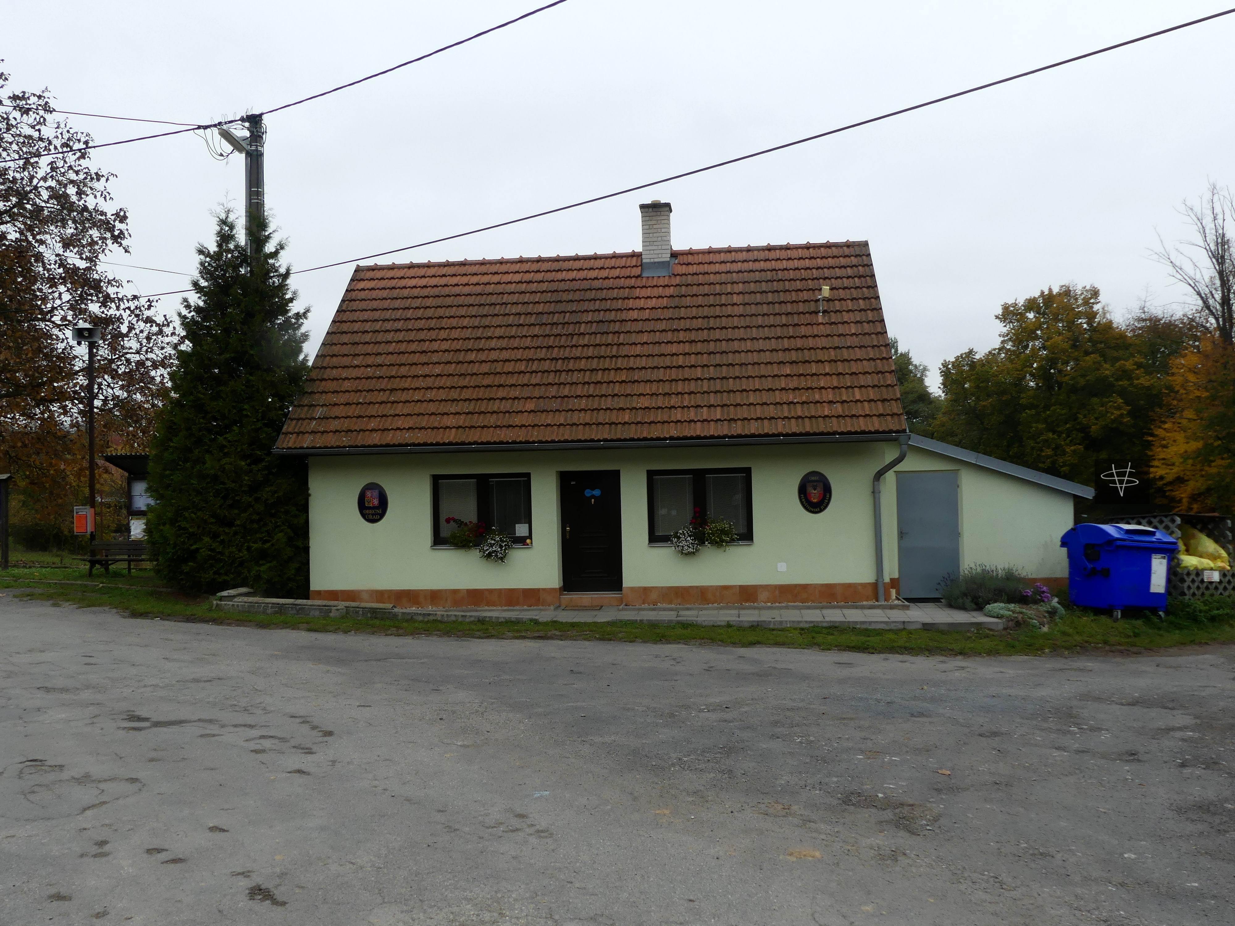 Pernštejnské Jestřabí - obecní úřad