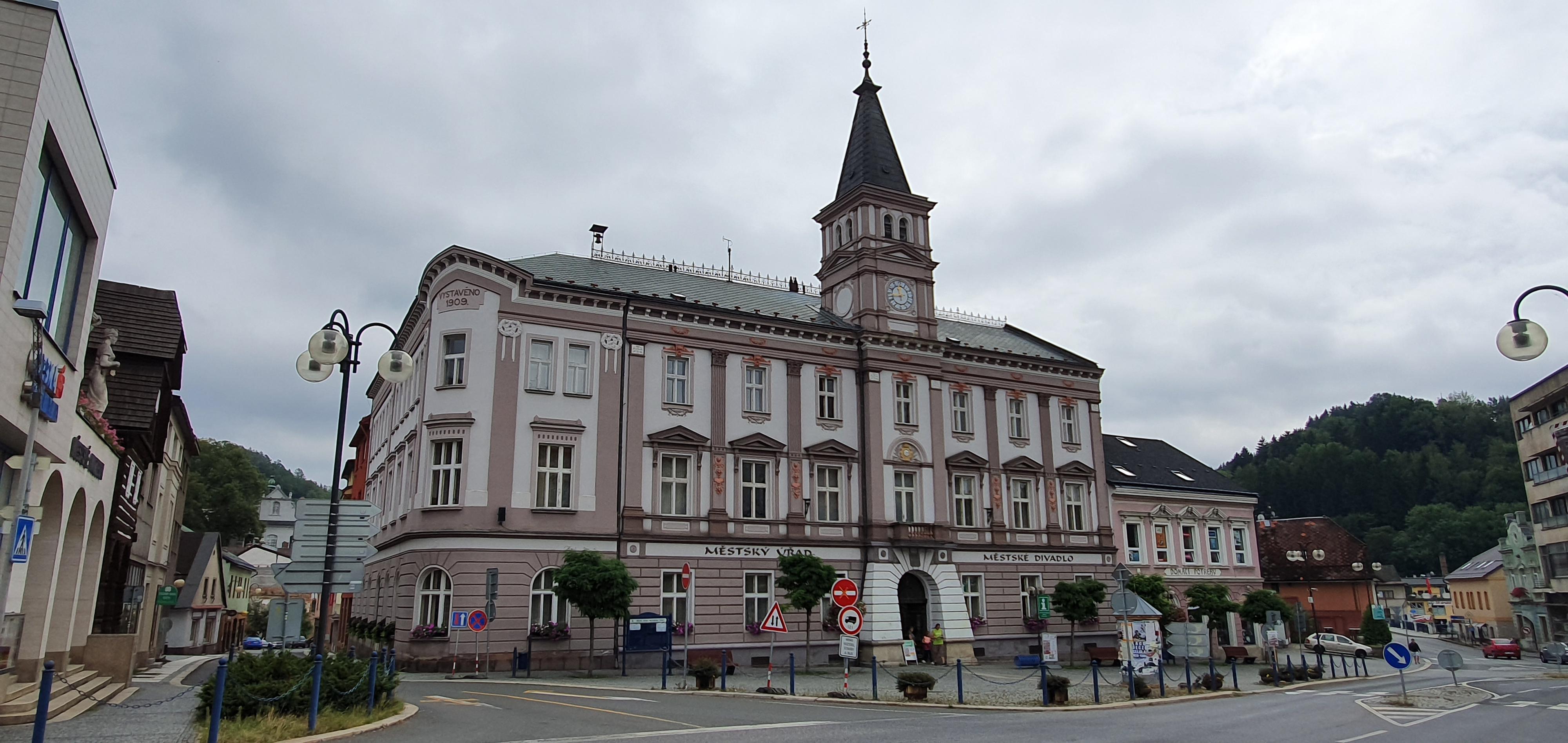 Železný Brod - městský úřad foto 2