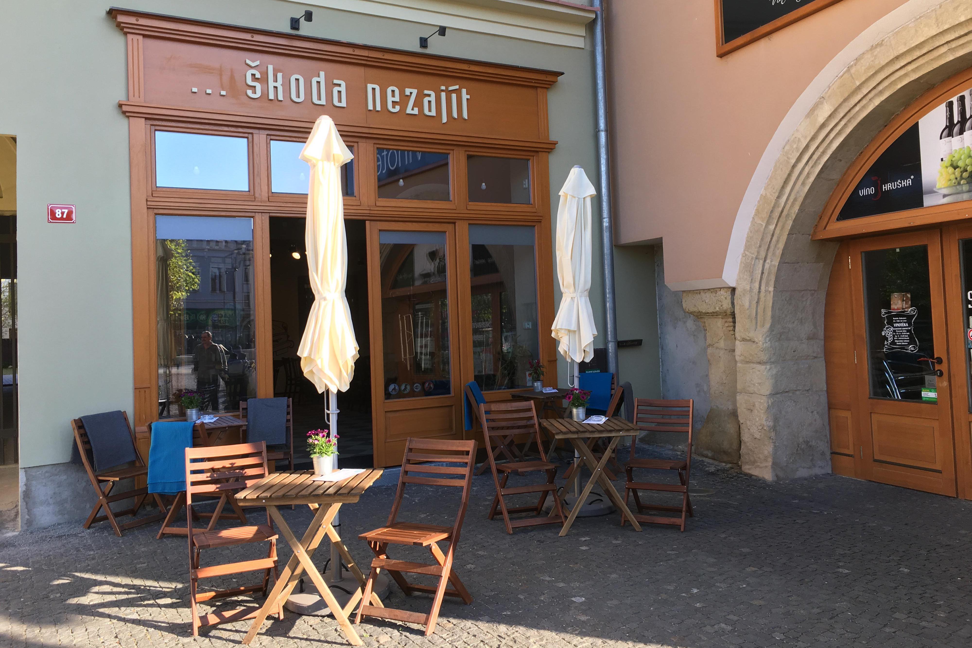 Kavárna Škoda nezajít