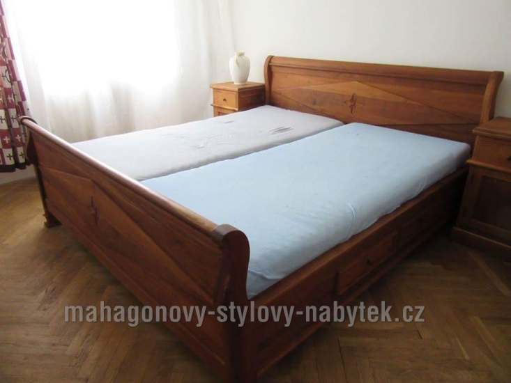 Renáta Obermanová - Mahagonový stylový nábytek foto 5