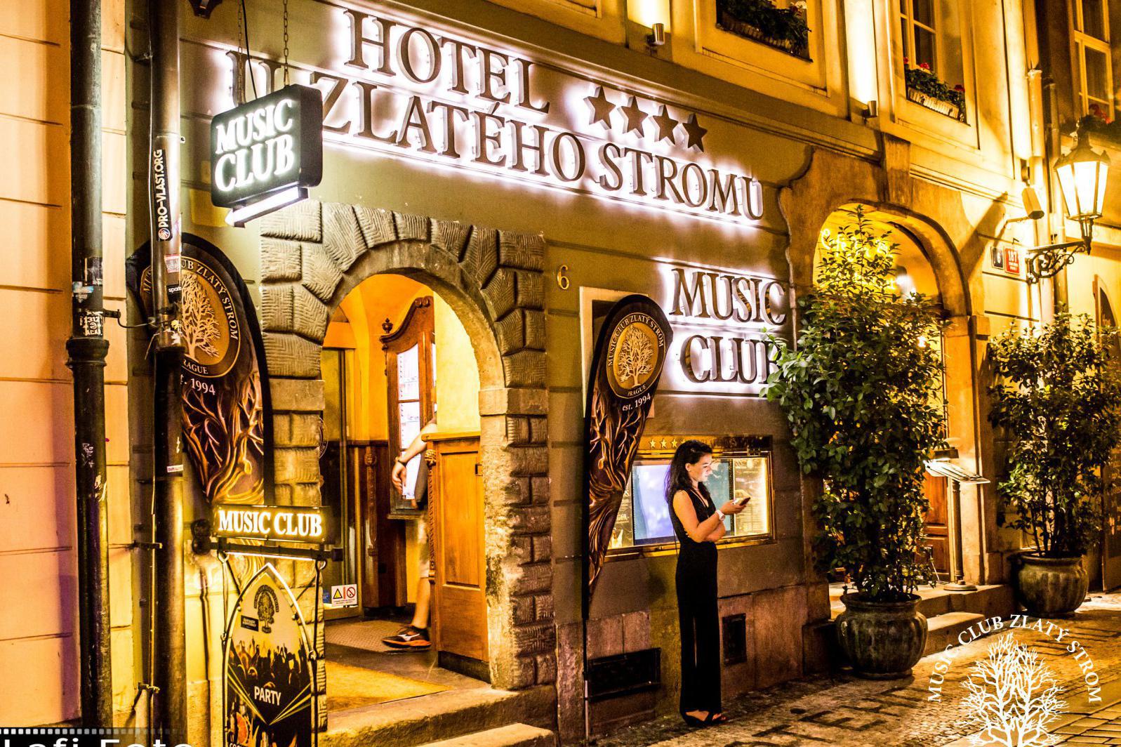 Hotel U Zlatého Stromu foto 2