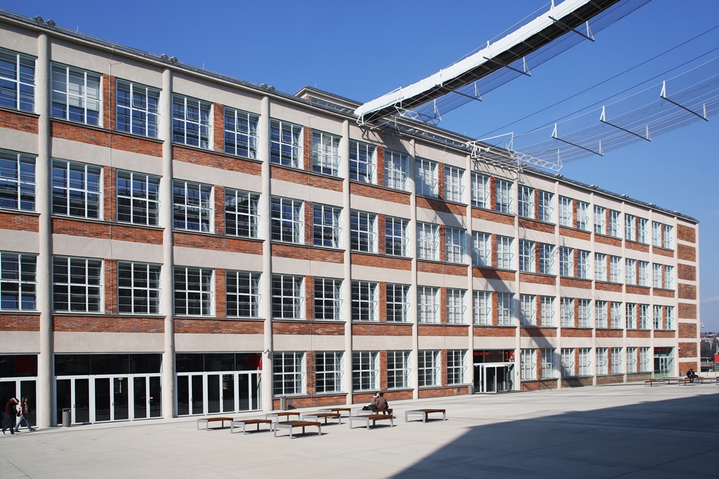 14l15 Baťův institut foto 2