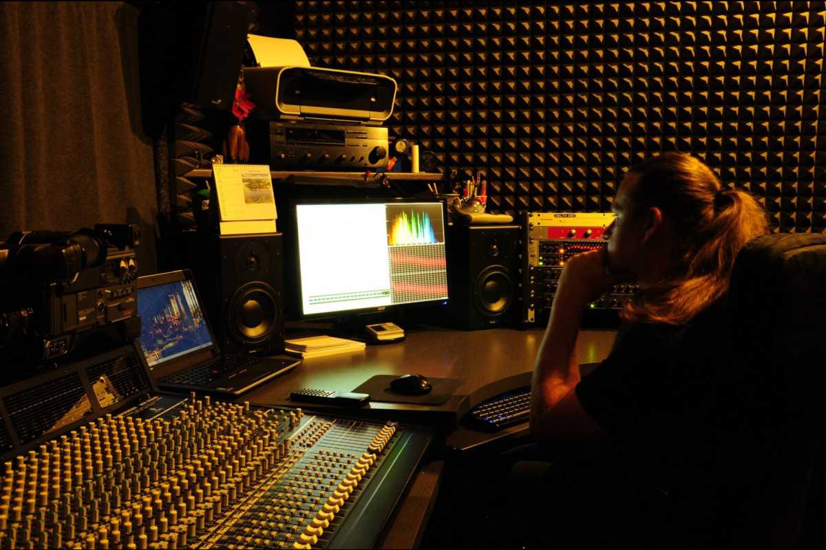 NTTV-Professional, Studio-6. Lukáš VÍTEK Scs.,