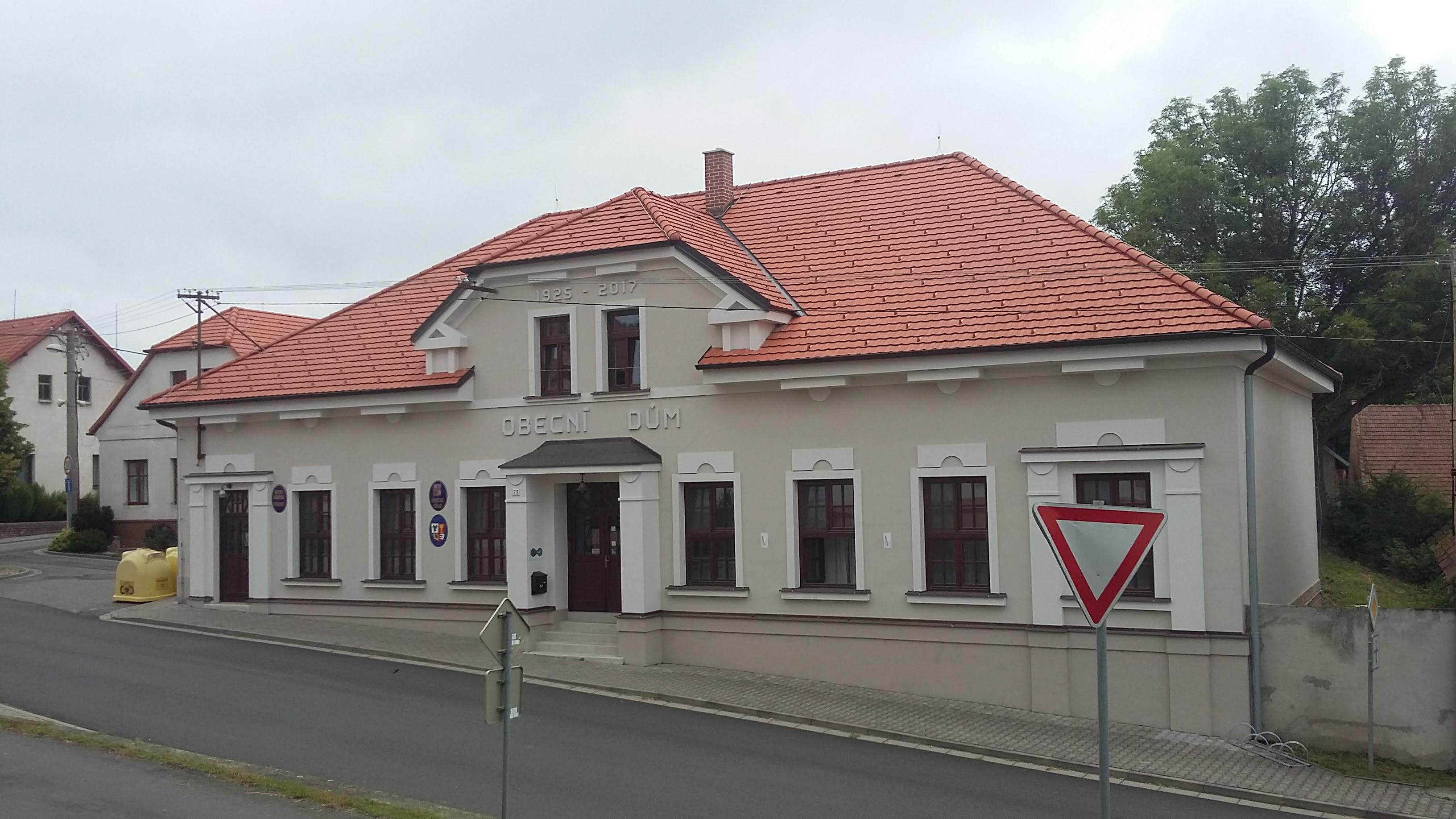 Dvakačovice - obecní úřad